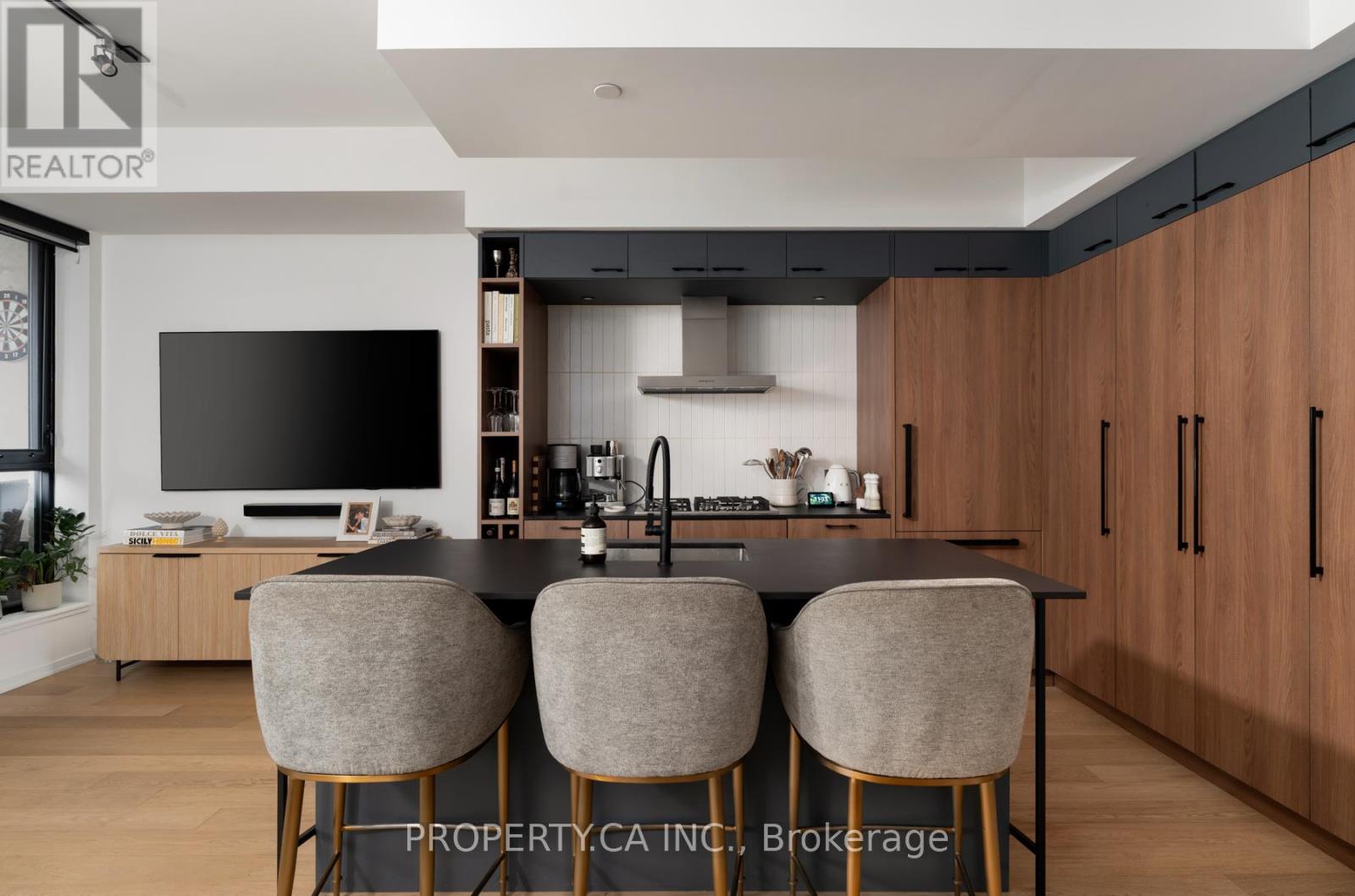 302 - 41 Dovercourt Road Property Photo 8