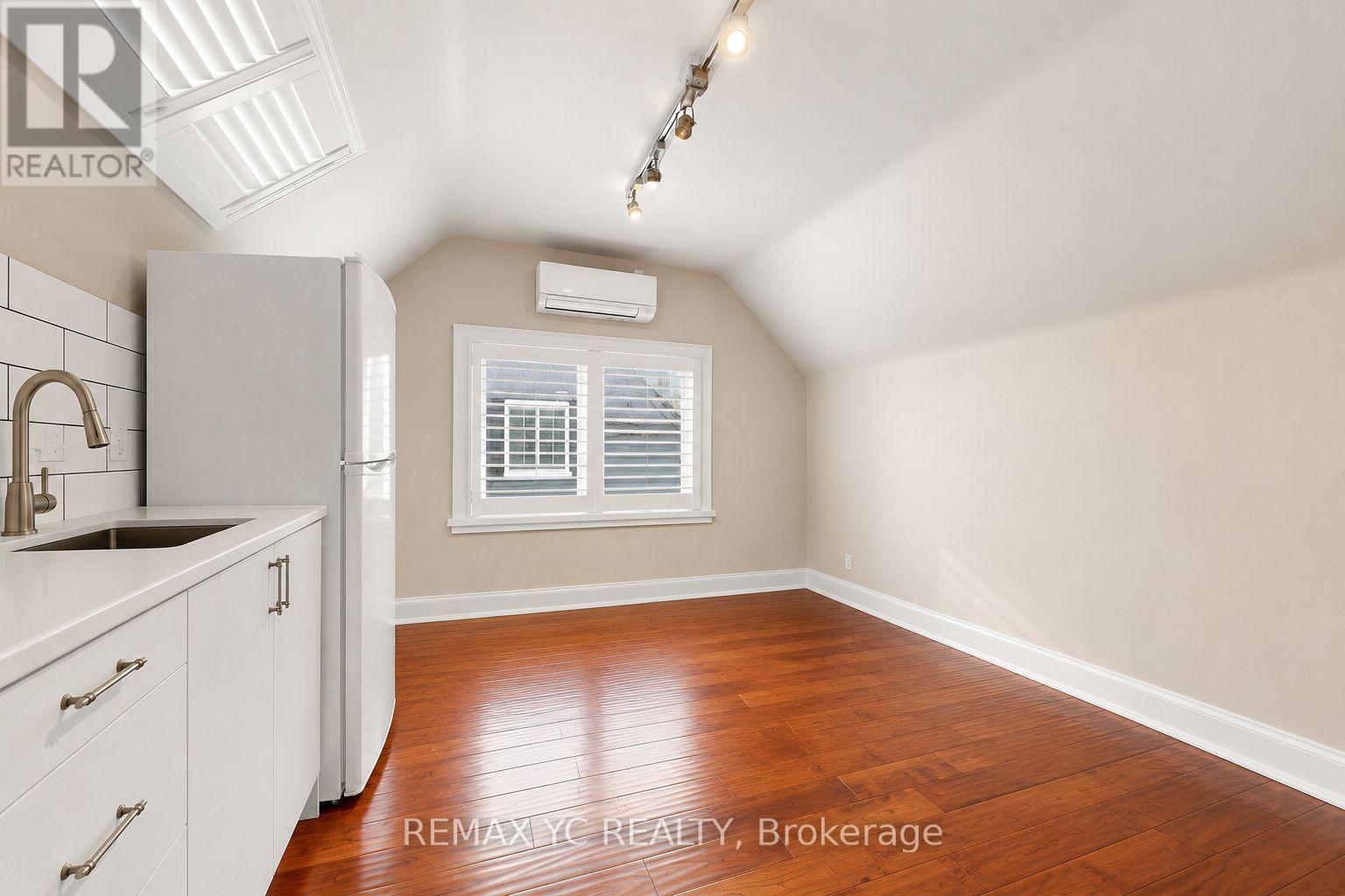 R1 - 99 Sheppard Avenue E Property Photo 2