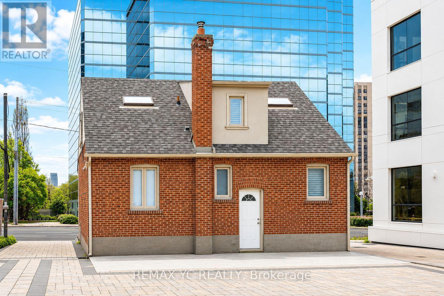 R1 - 99 Sheppard Avenue E Property Photo 5