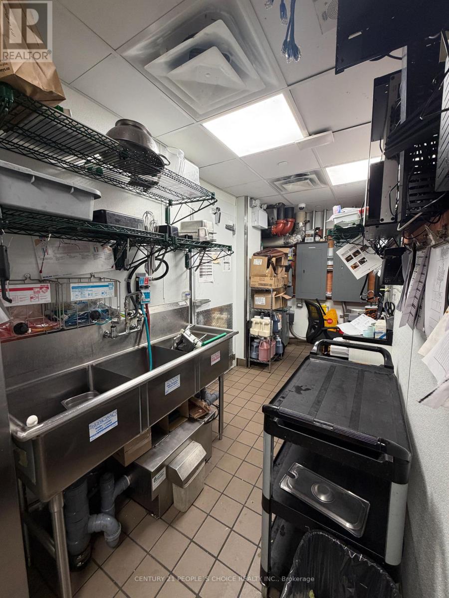 337 - 10 Dundas Street E Property Photo 12