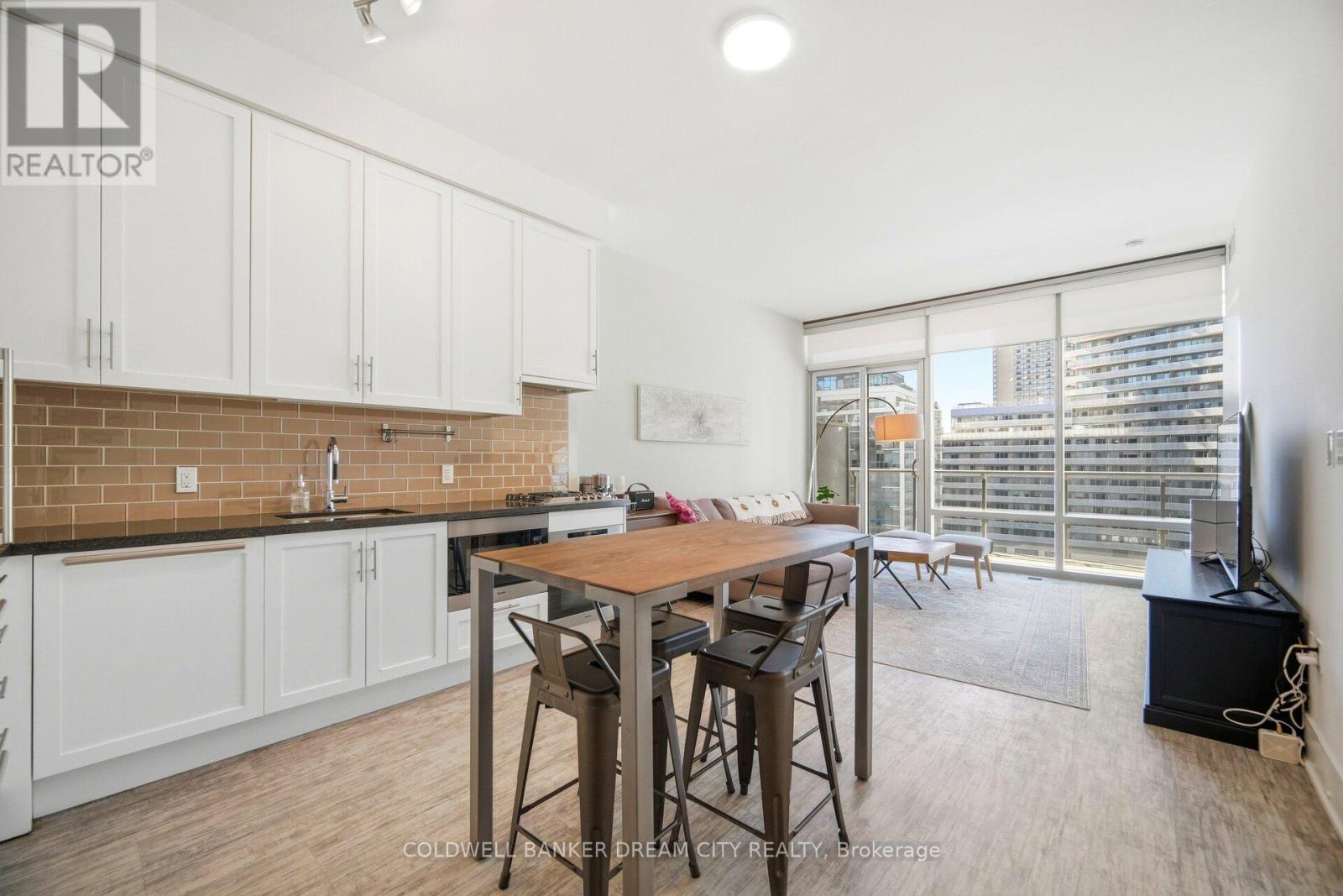 837 - 39 Queens Quay E Property Photo 7