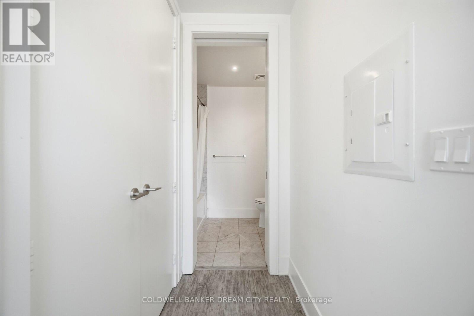837 - 39 Queens Quay E Property Photo 25