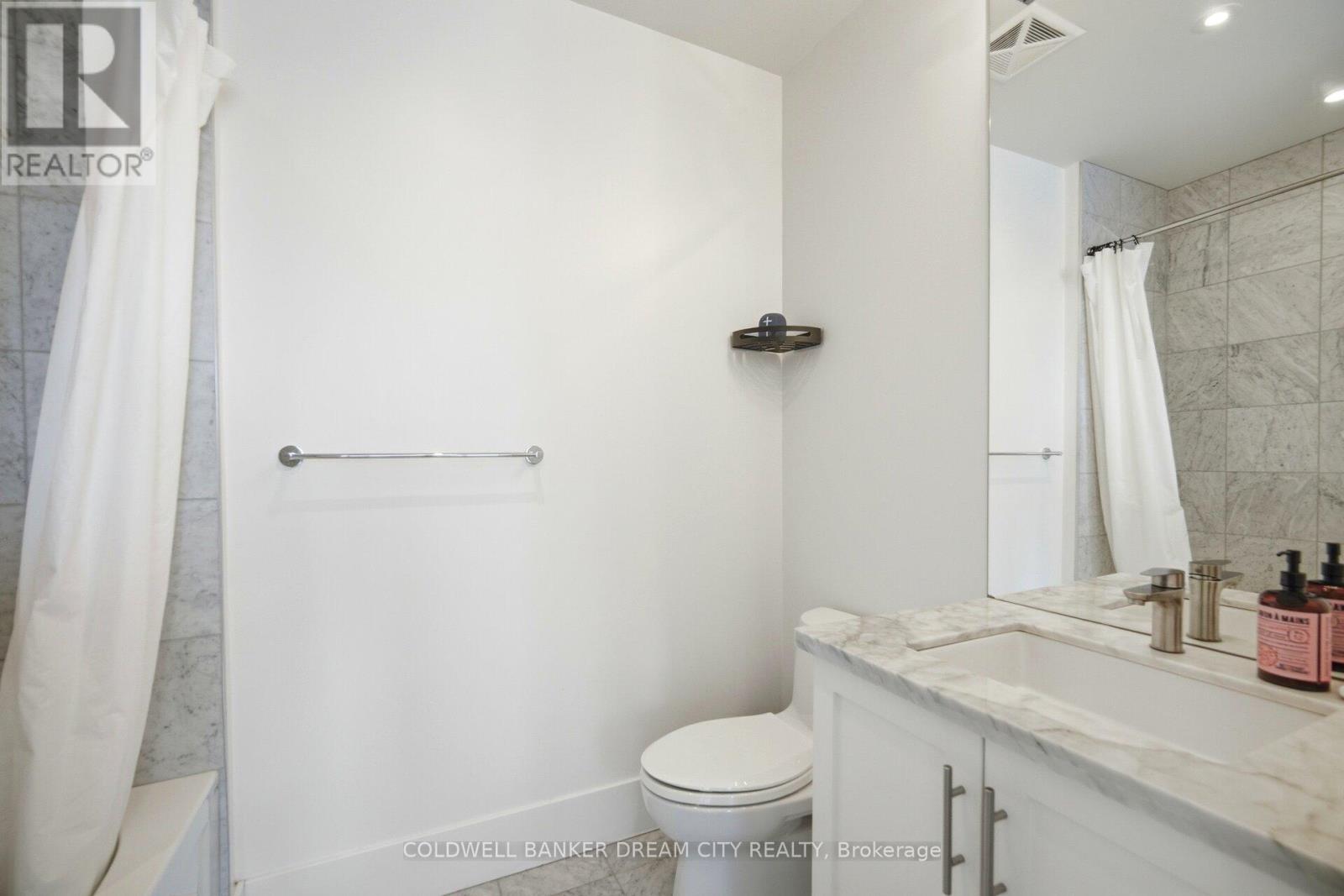 837 - 39 Queens Quay E Property Photo 26