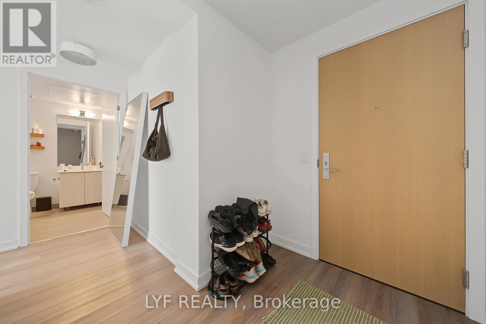 2403 - 357 King Street W Property Photo 8