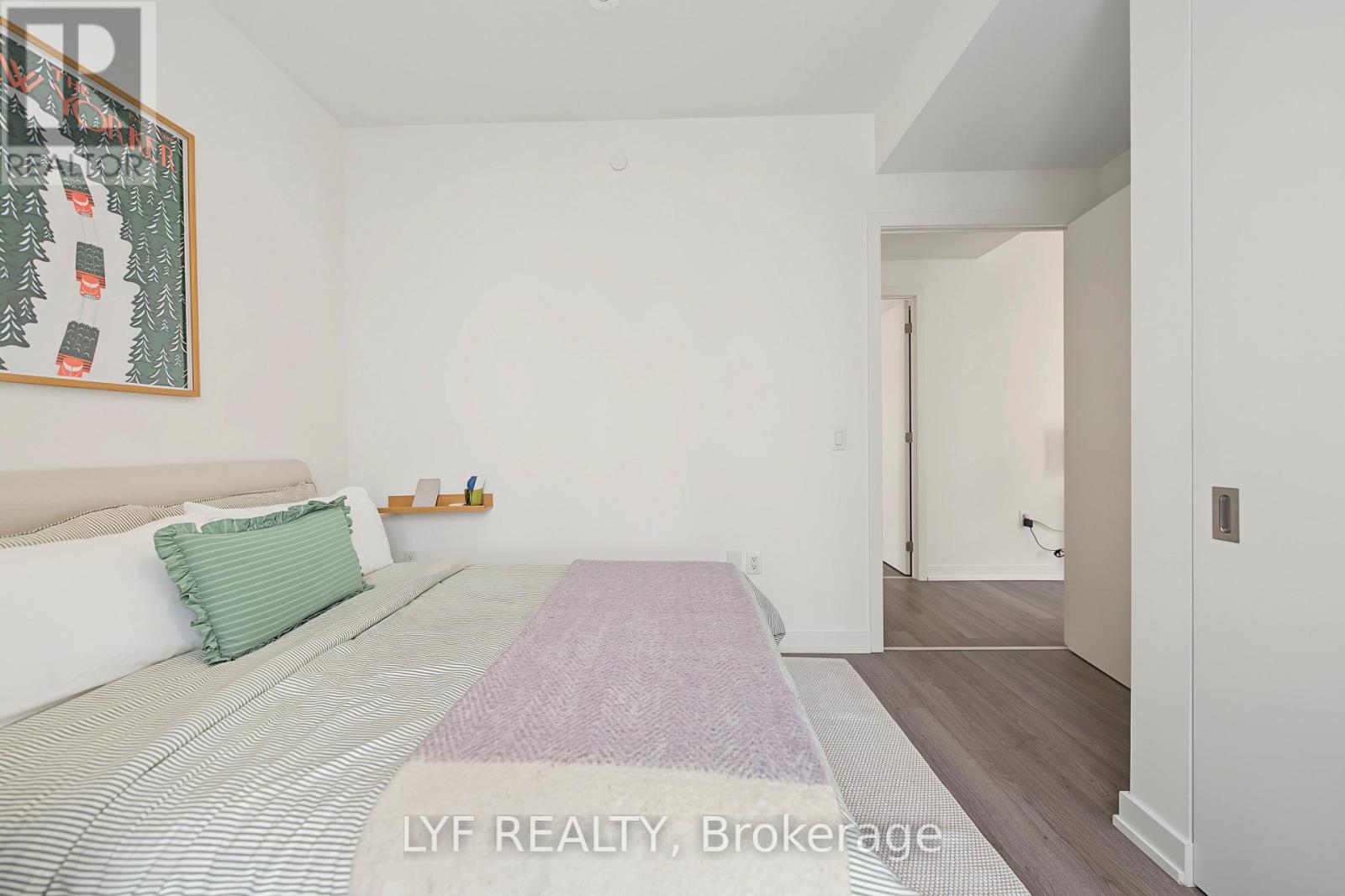 2403 - 357 King Street W Property Photo 22