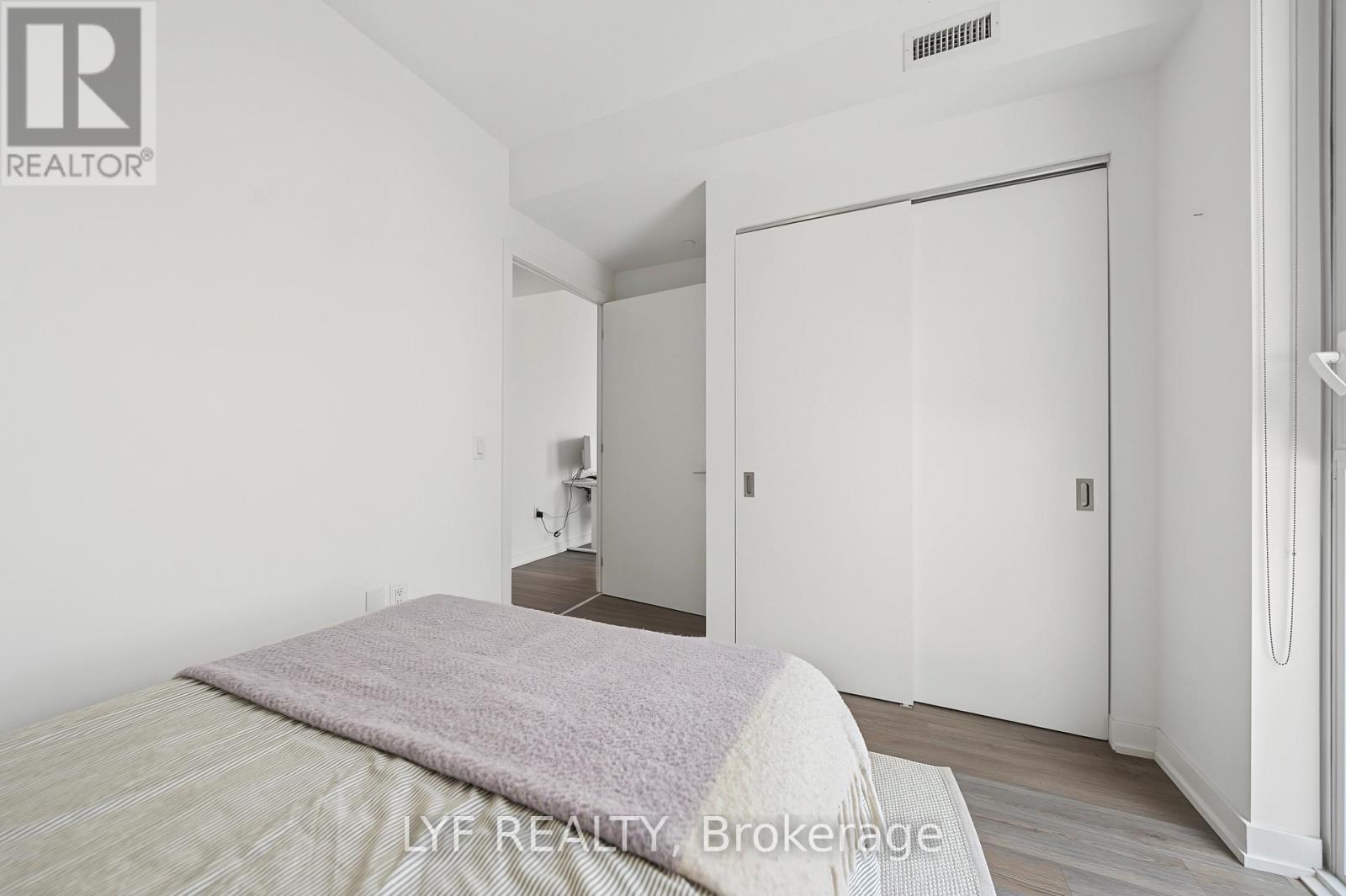 2403 - 357 King Street W Property Photo 23