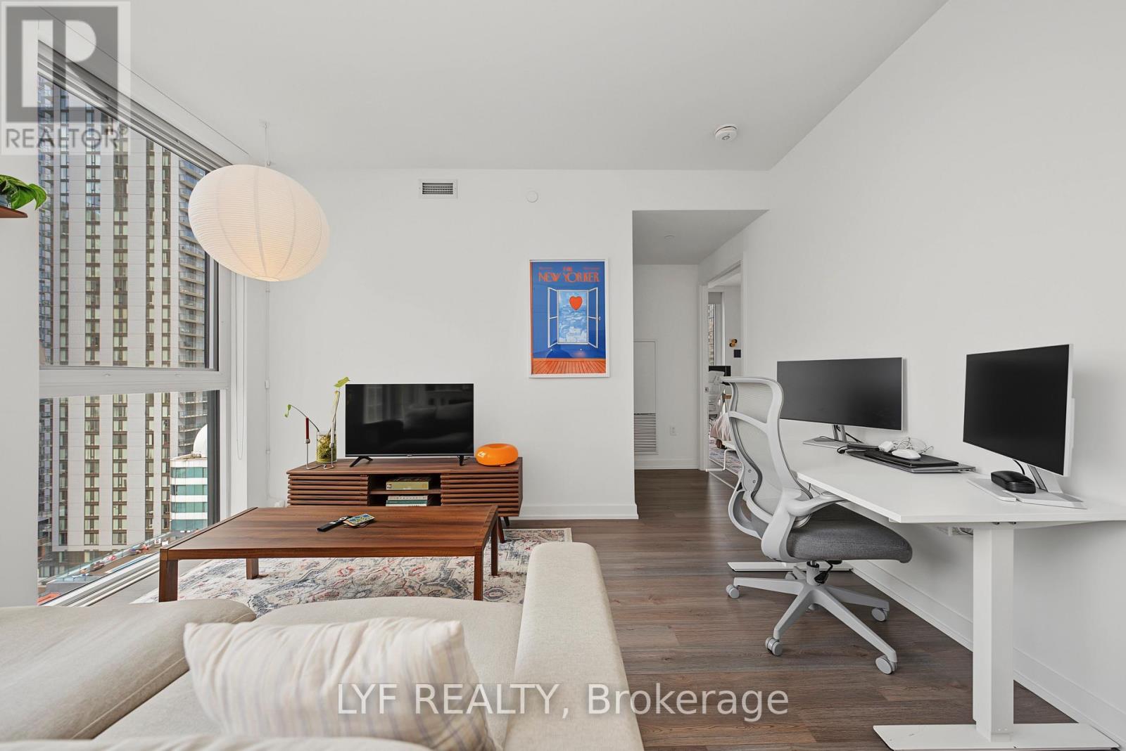 2403 - 357 King Street W Property Photo 14
