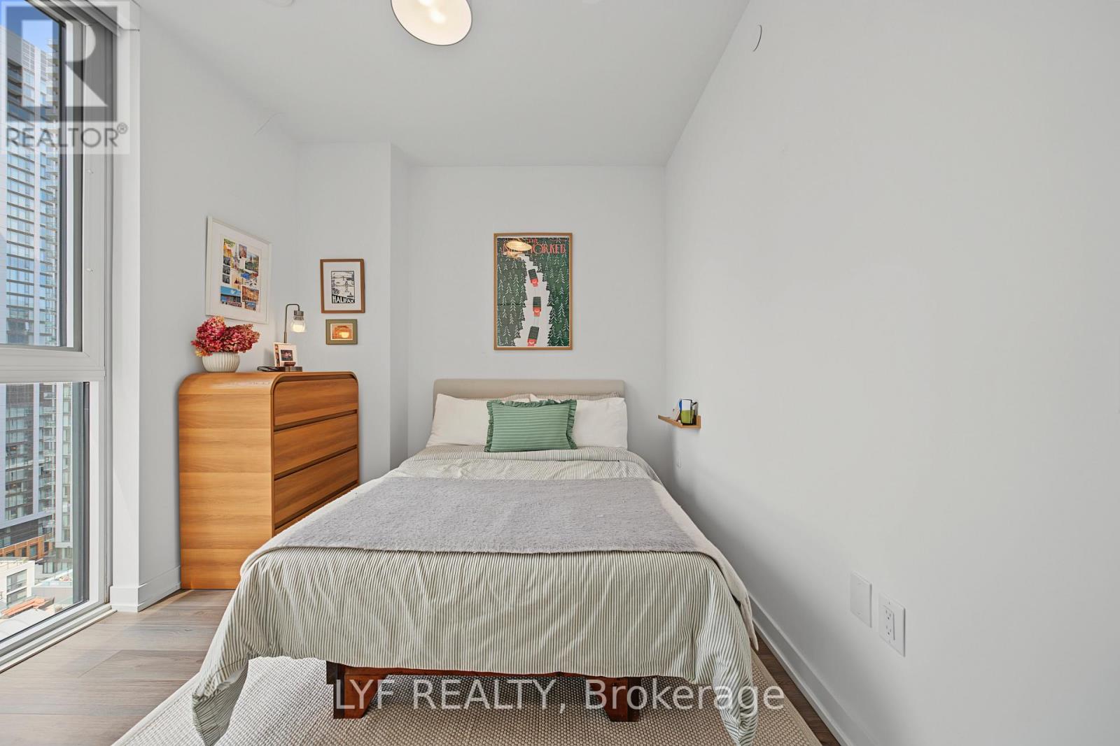 2403 - 357 King Street W Property Photo 20