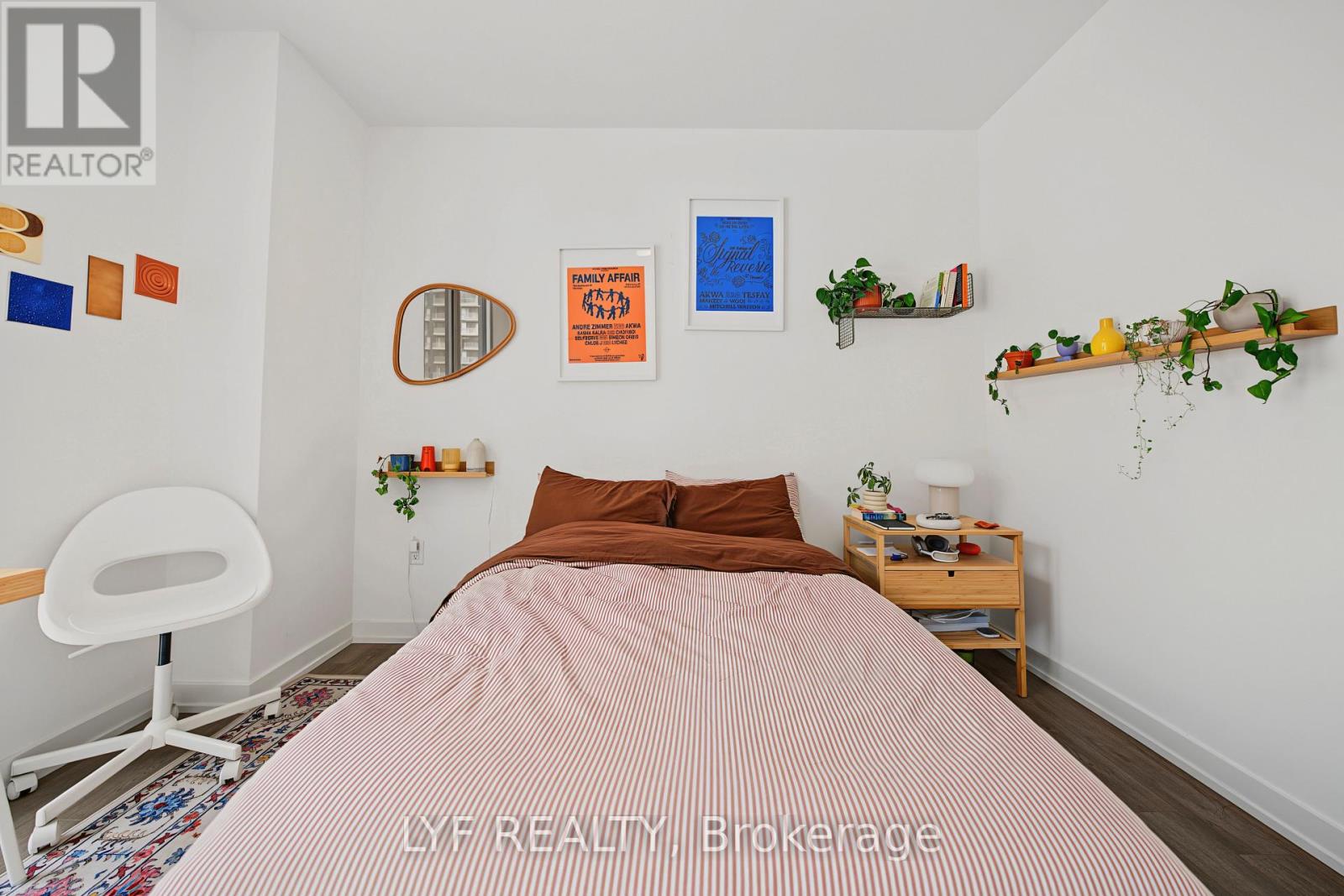 2403 - 357 King Street W Property Photo 24