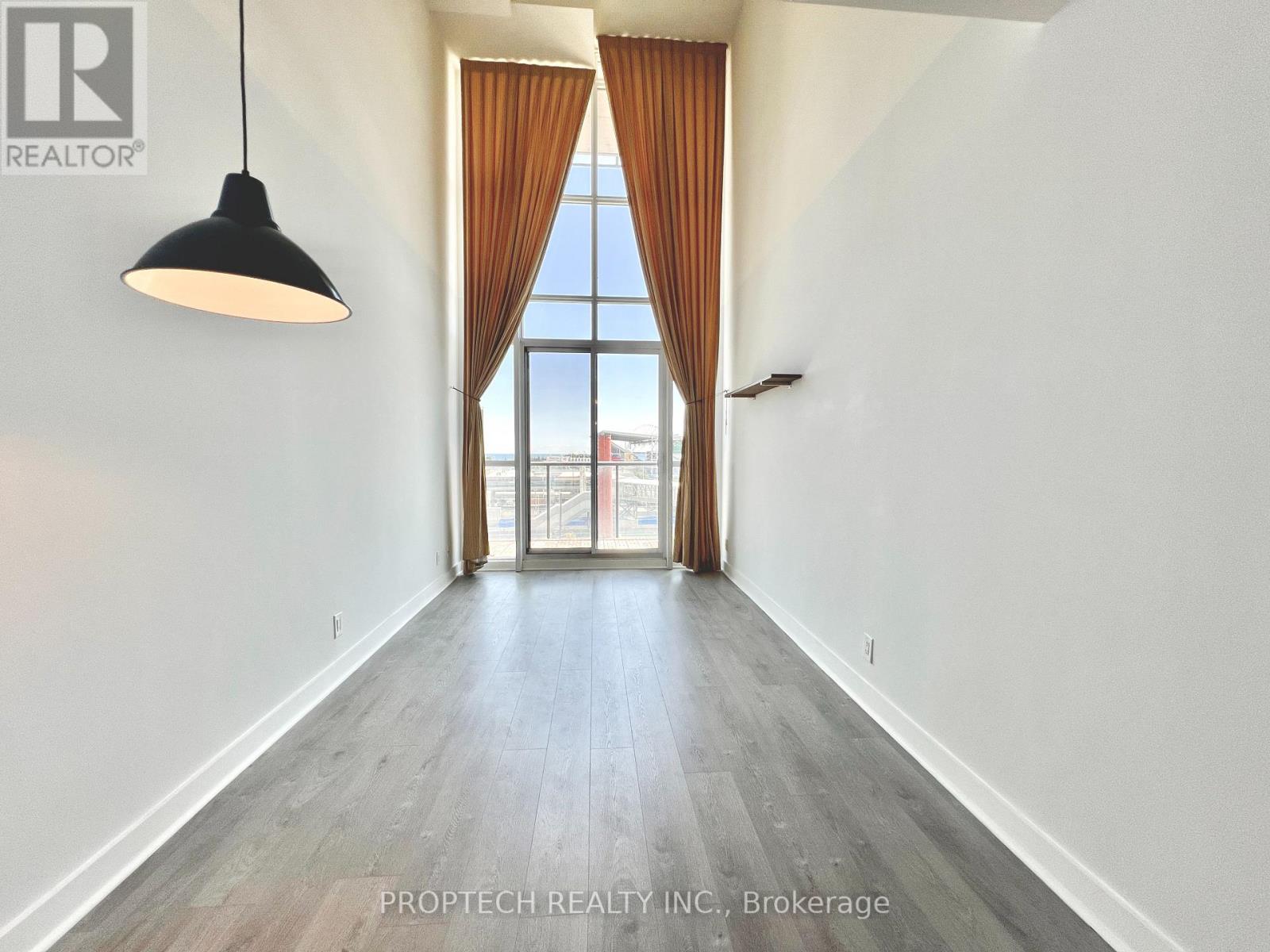 509 - 5 Hanna Avenue Property Photo 8