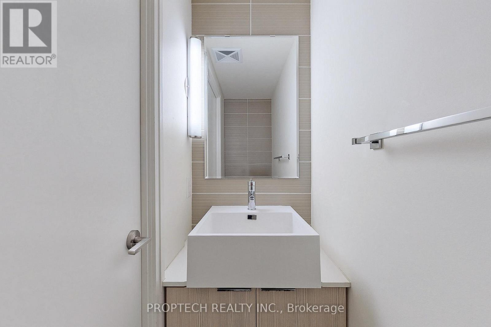 509 - 5 Hanna Avenue Property Photo 11