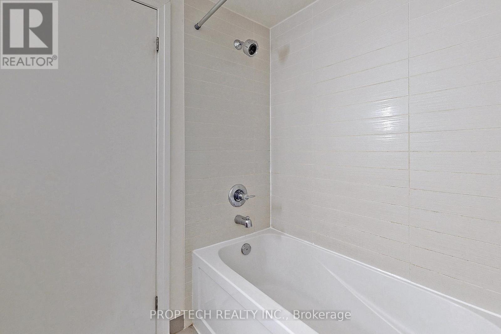 509 - 5 Hanna Avenue Property Photo 17