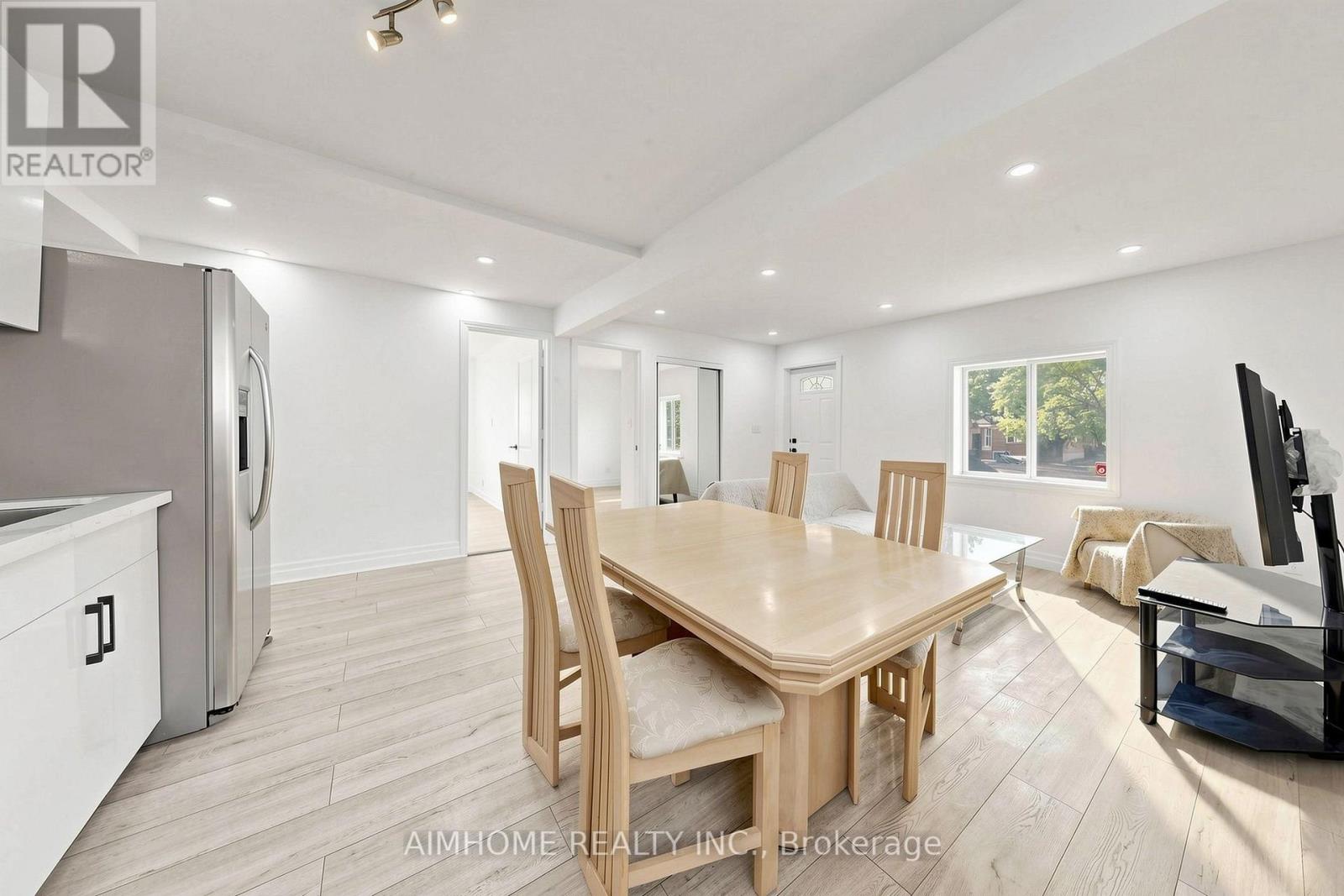 95 Steeles Avenue E Property Photo 13