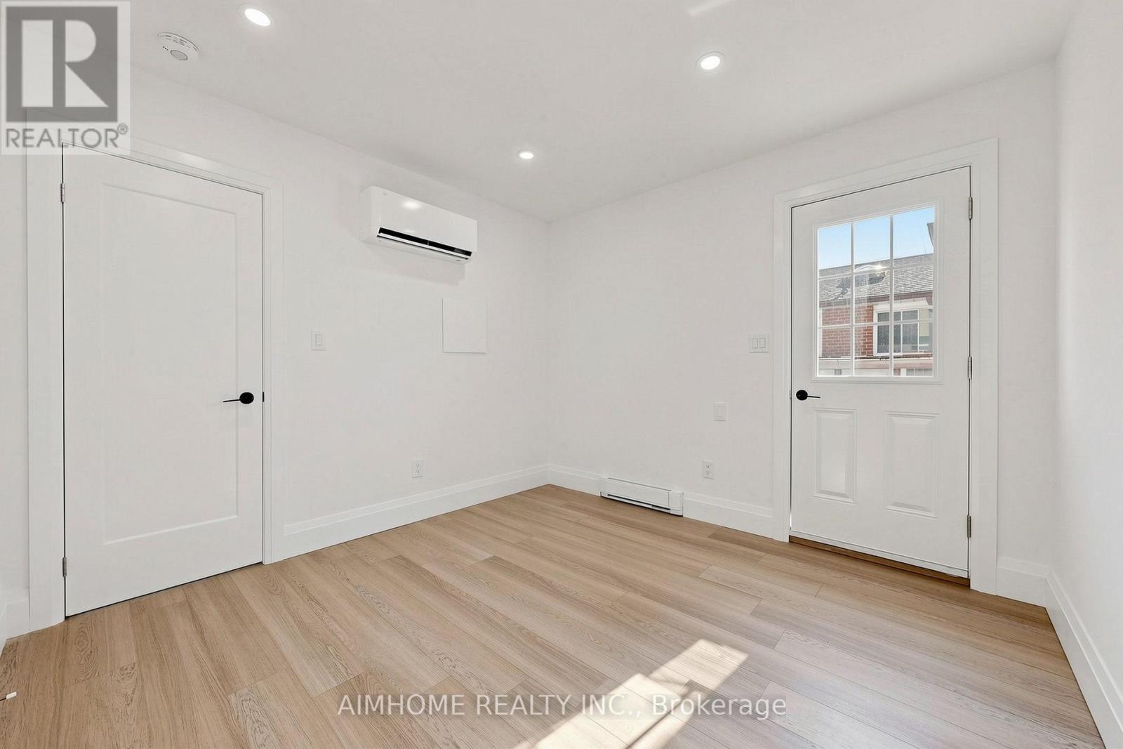 95 Steeles Avenue E Property Photo 18