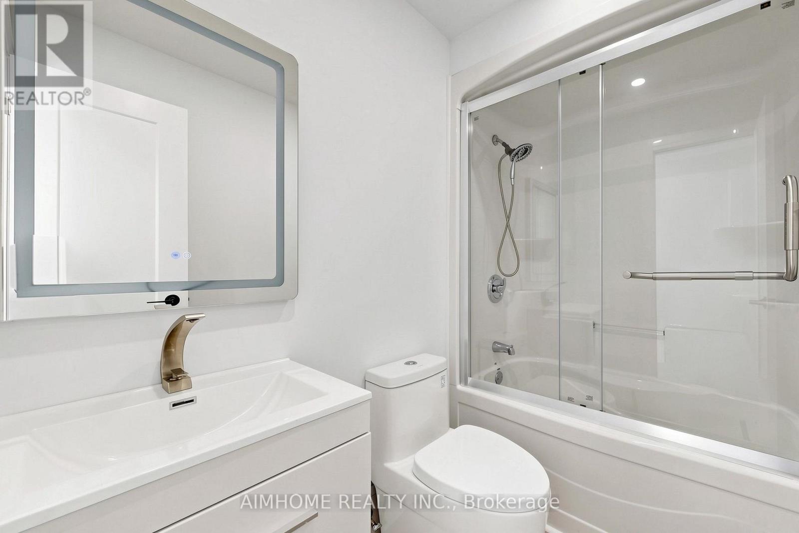 95 Steeles Avenue E Property Photo 19