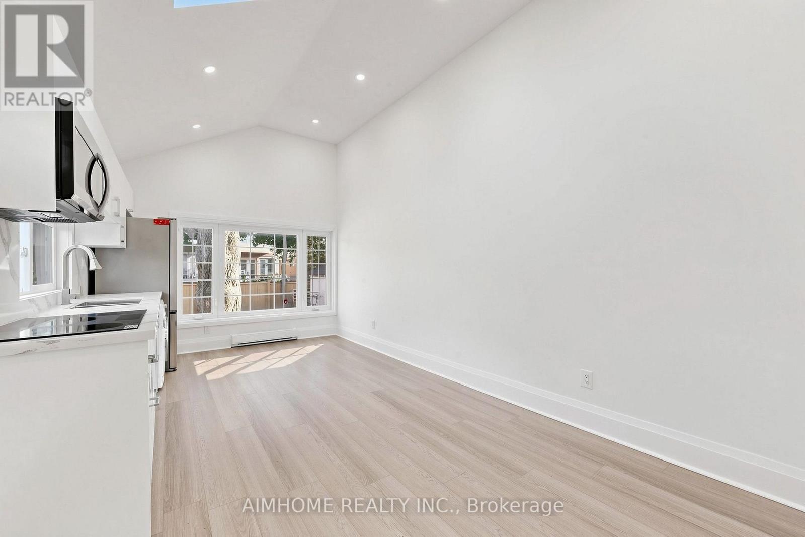 95 Steeles Avenue E Property Photo 22