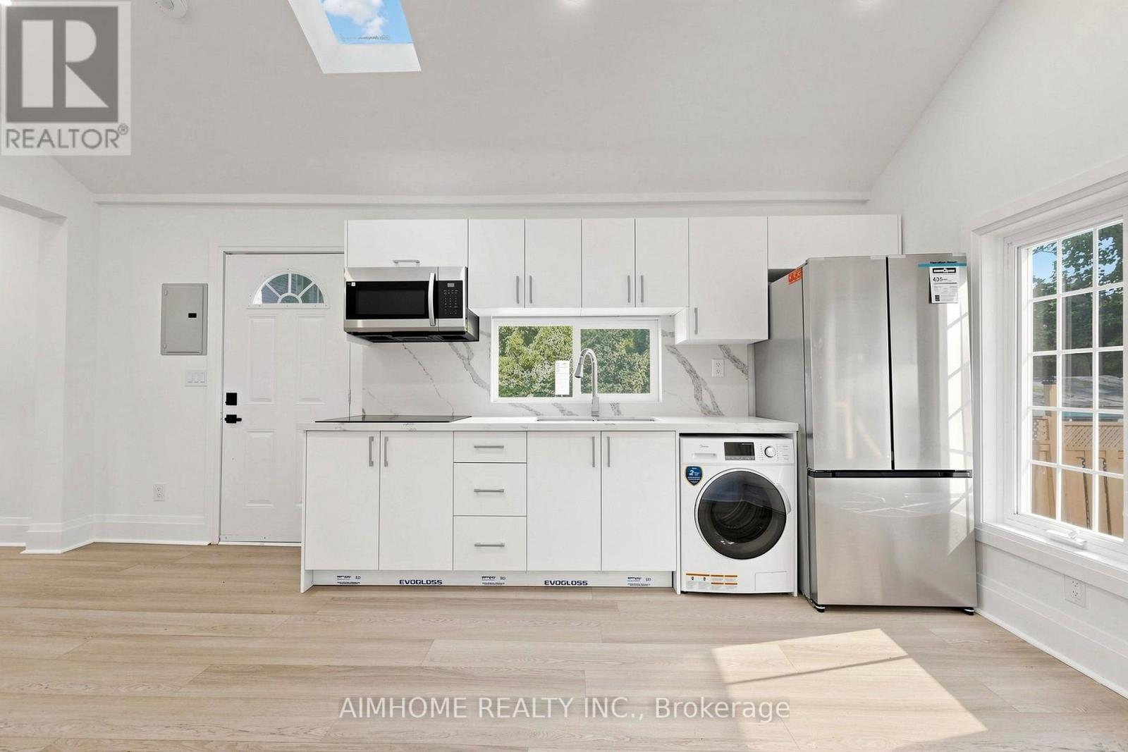 95 Steeles Avenue E Property Photo 23