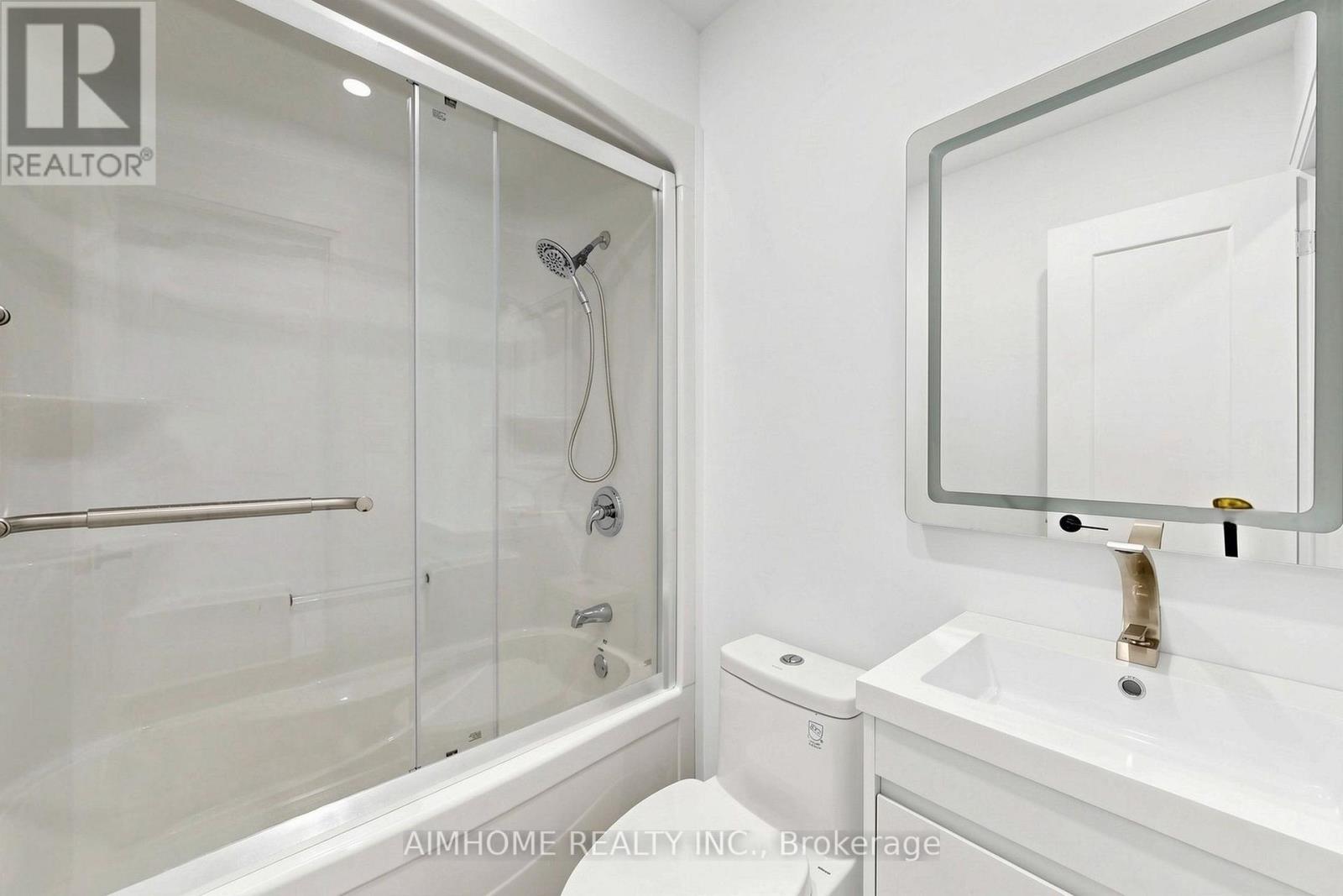 95 Steeles Avenue E Property Photo 28