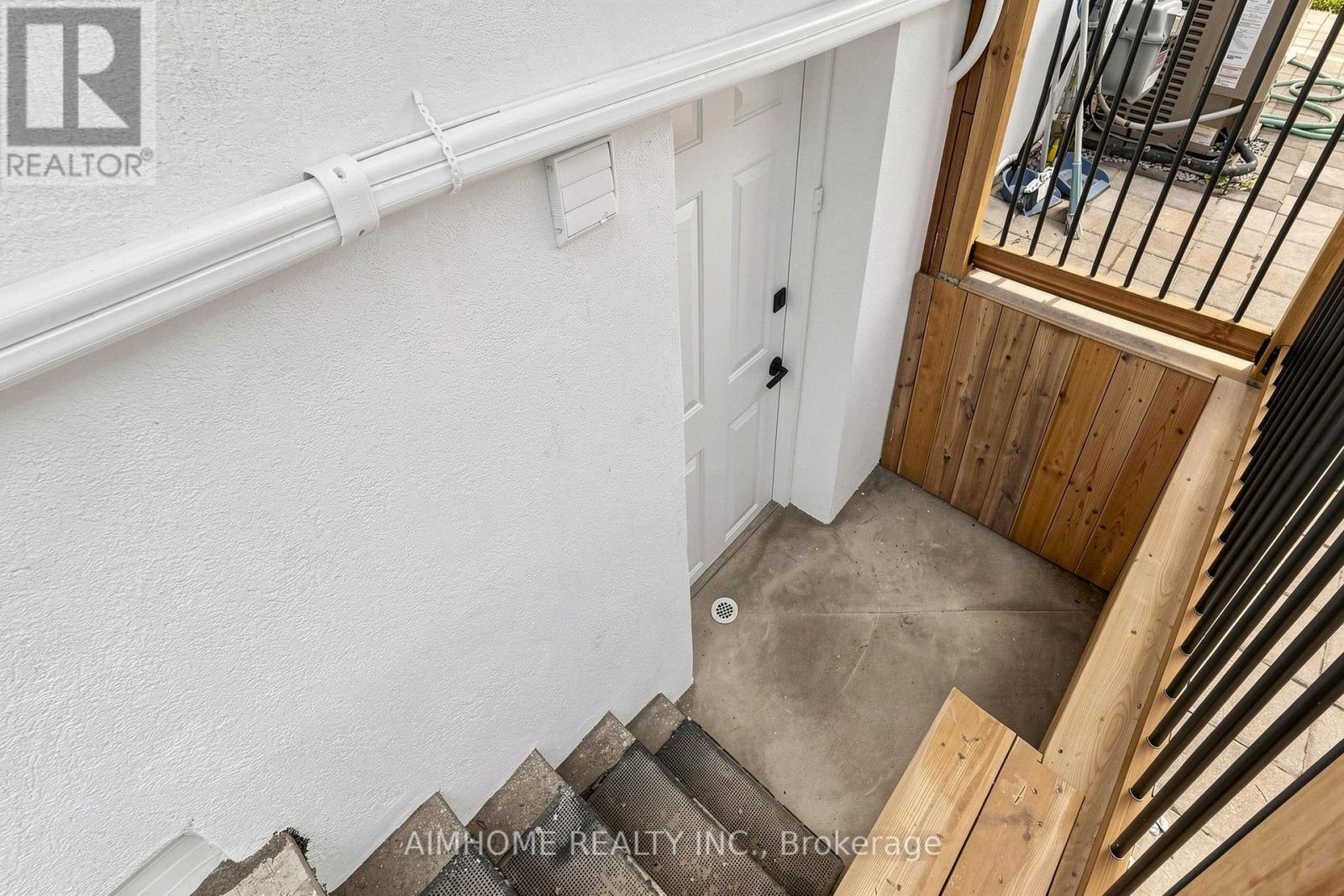 95 Steeles Avenue E Property Photo 34