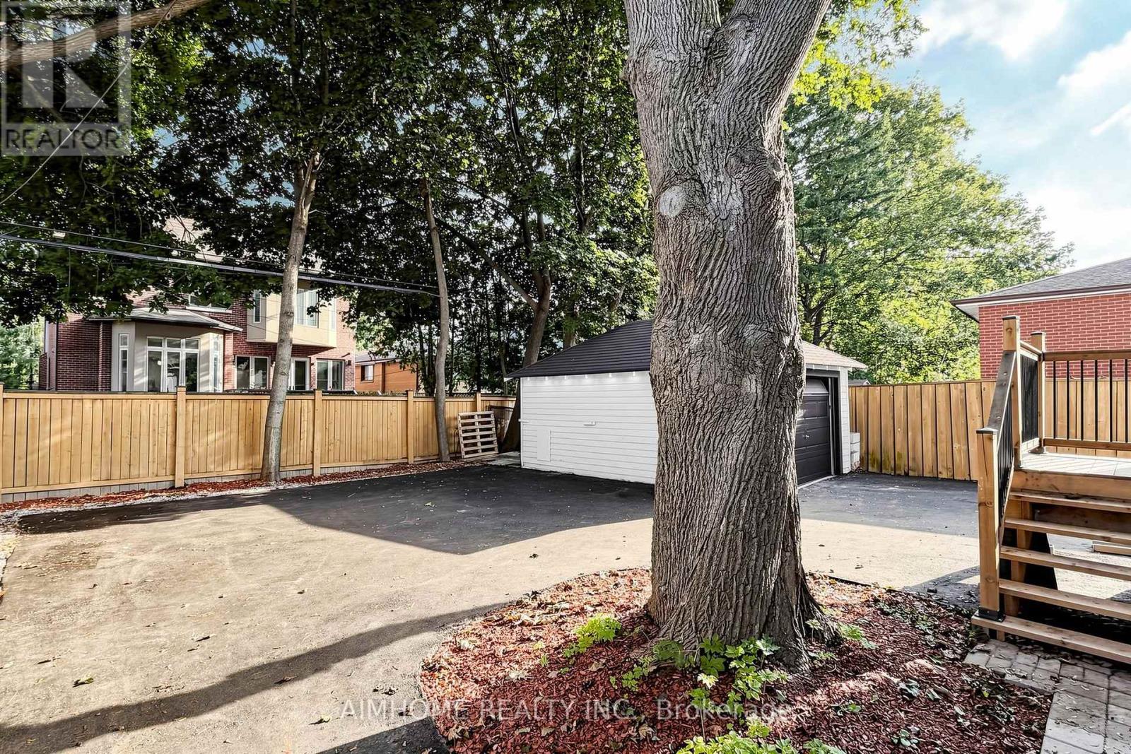 95 Steeles Avenue E Property Photo 36