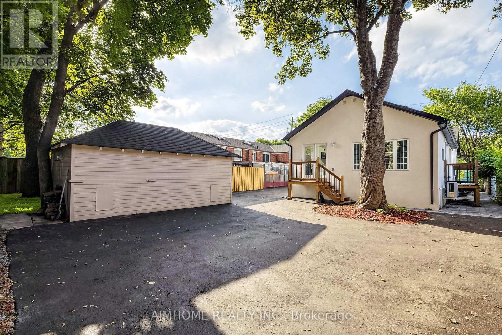 95 Steeles Avenue E Property Photo 39