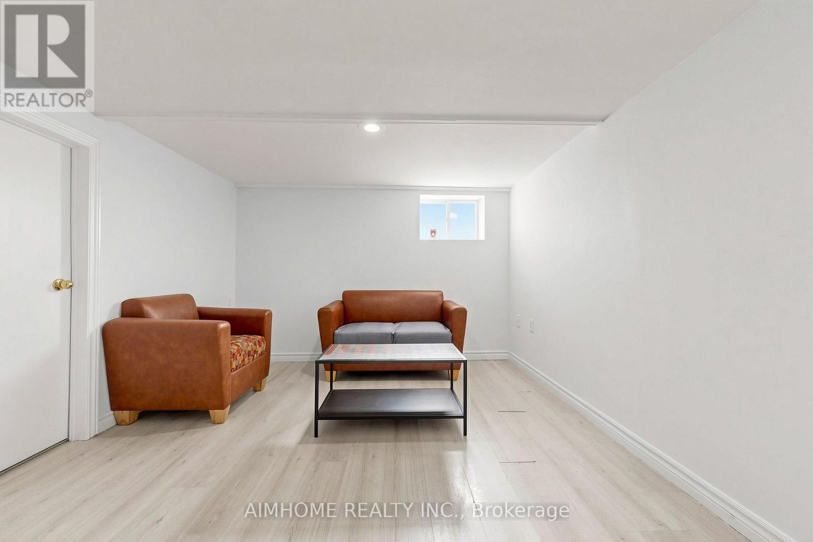 95 Steeles Avenue E Property Photo 48