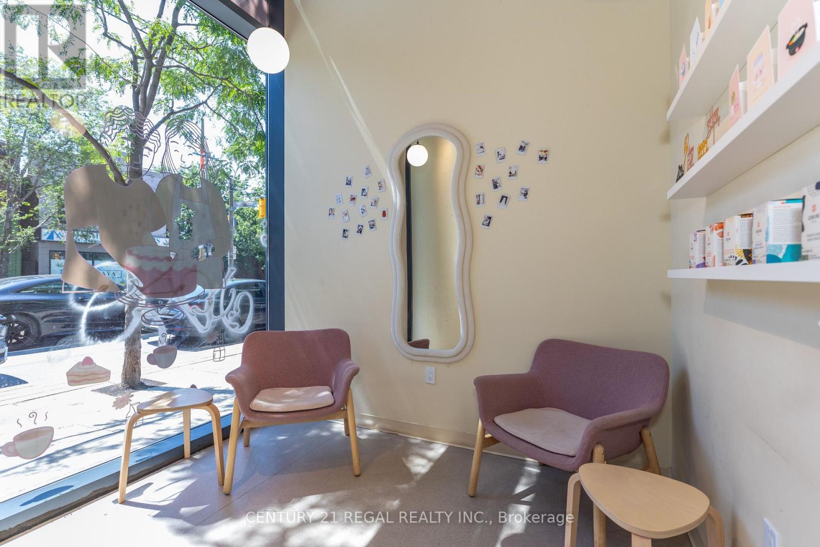 862 Dundas Street W Property Photo 6