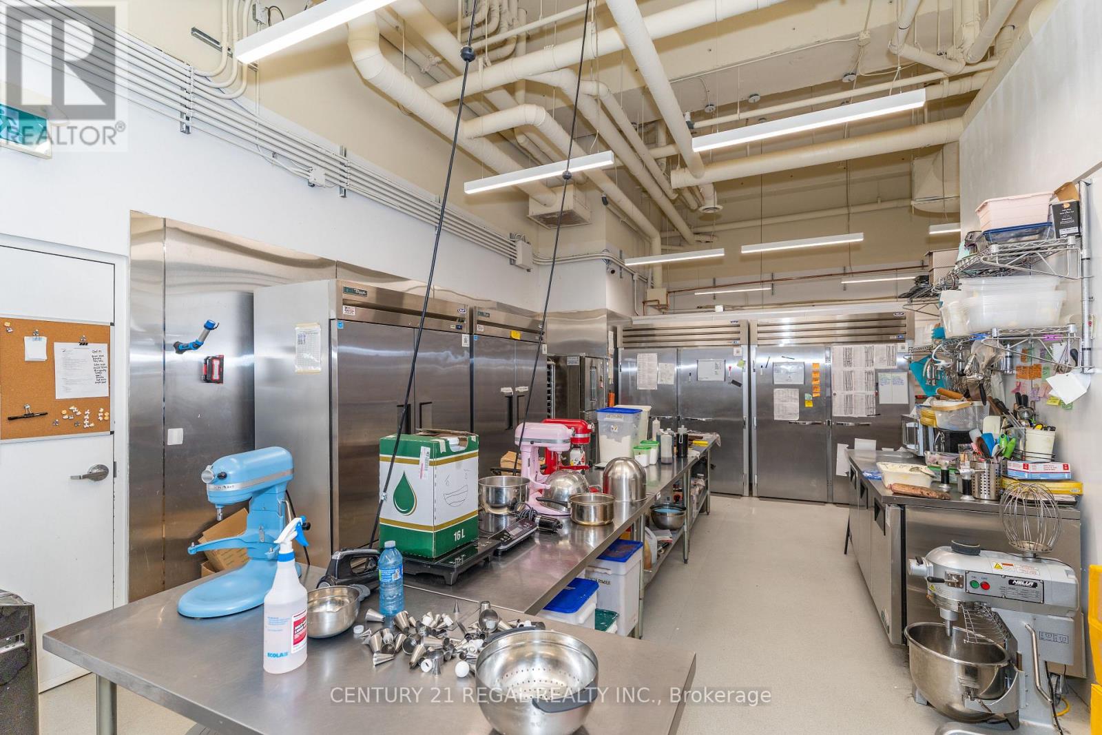 862 Dundas Street W Property Photo 17