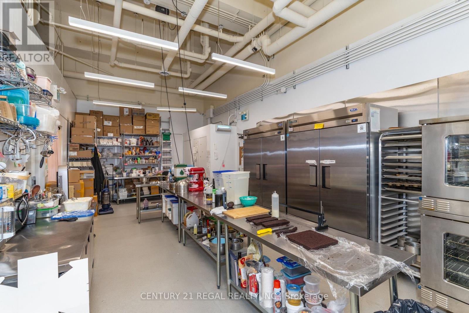 862 Dundas Street W Property Photo 21