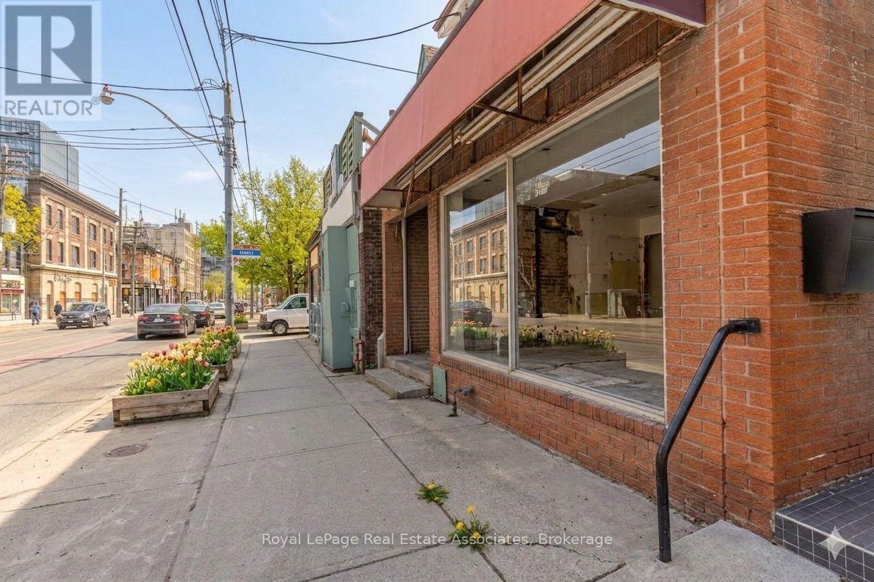 198 BATHURST STREET