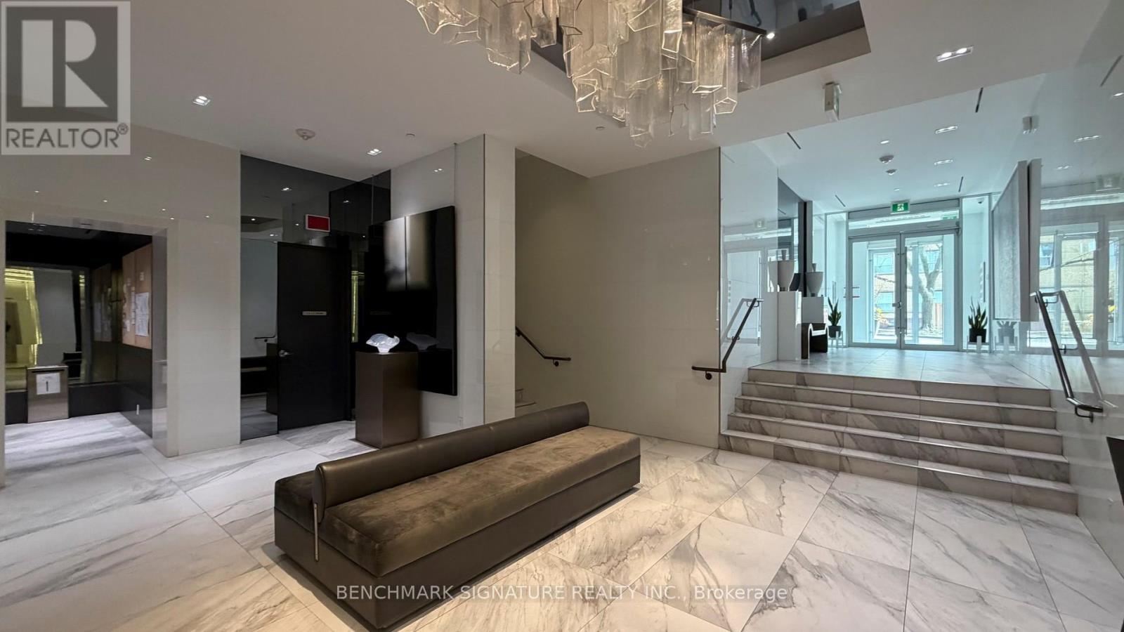 Th106 - 6 Parkwood Avenue Property Photo 9