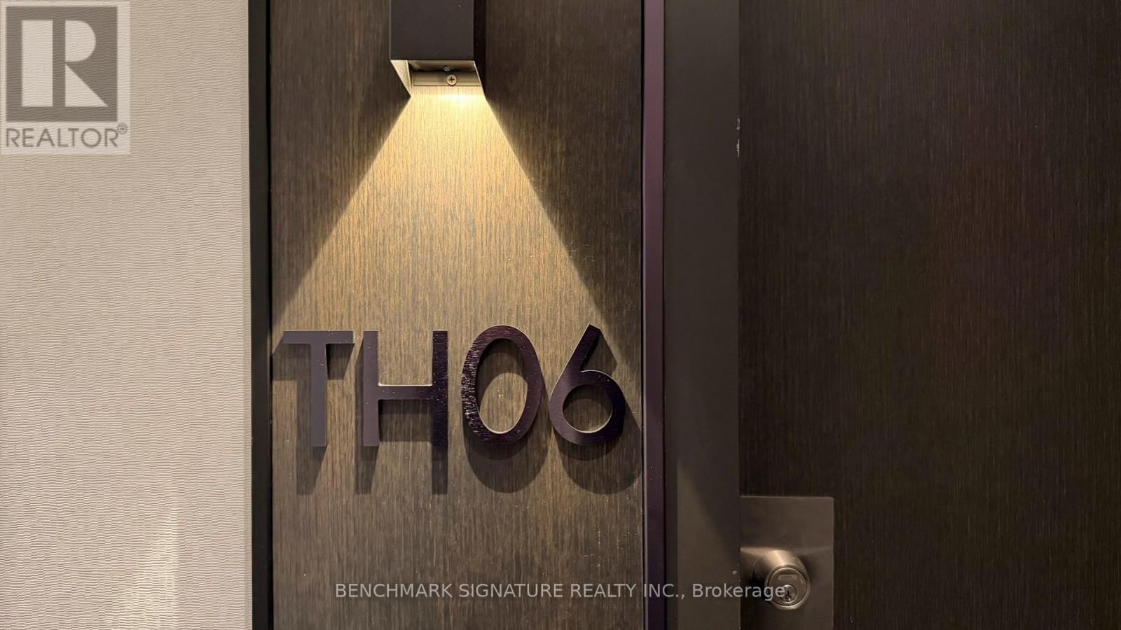 Th106 - 6 Parkwood Avenue Property Photo 12