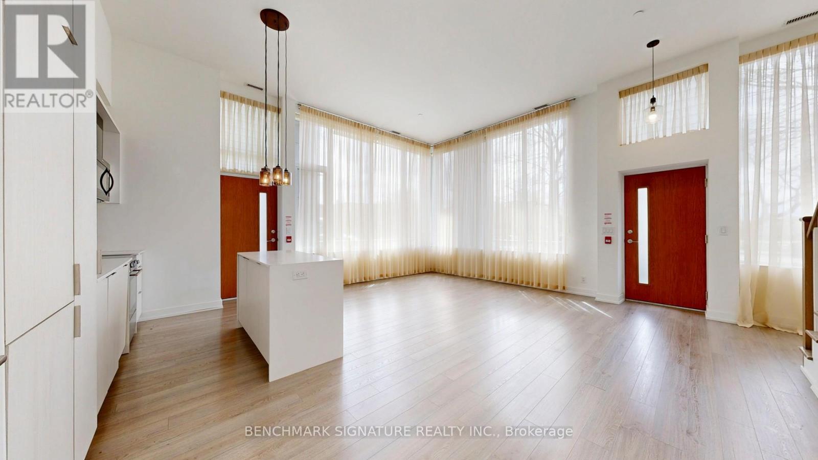 Th106 - 6 Parkwood Avenue Property Photo 13