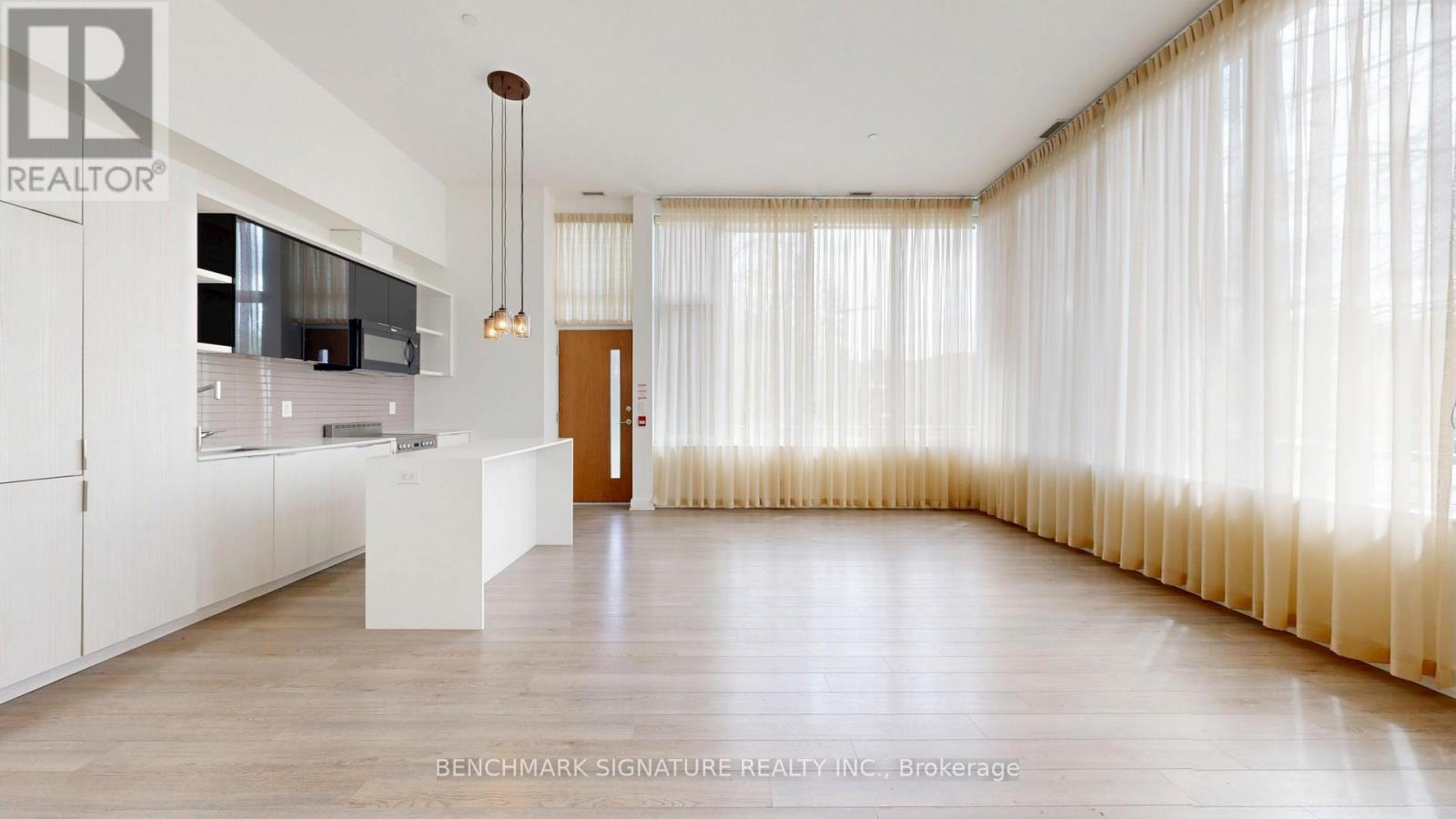 Th106 - 6 Parkwood Avenue Property Photo 14