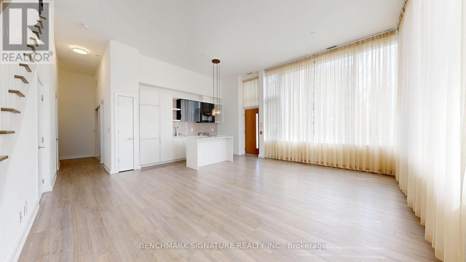 Th106 - 6 Parkwood Avenue Property Photo 15