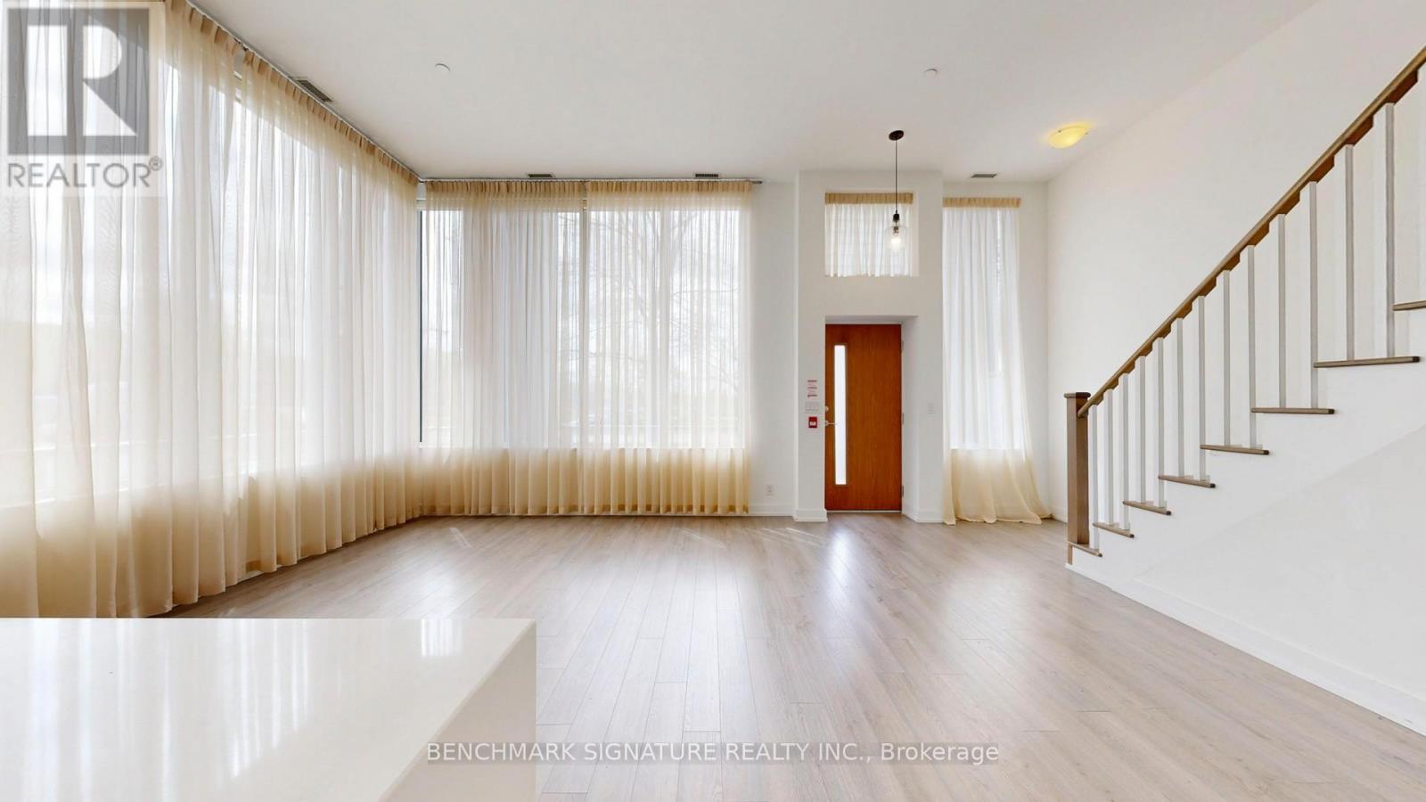 Th106 - 6 Parkwood Avenue Property Photo 19