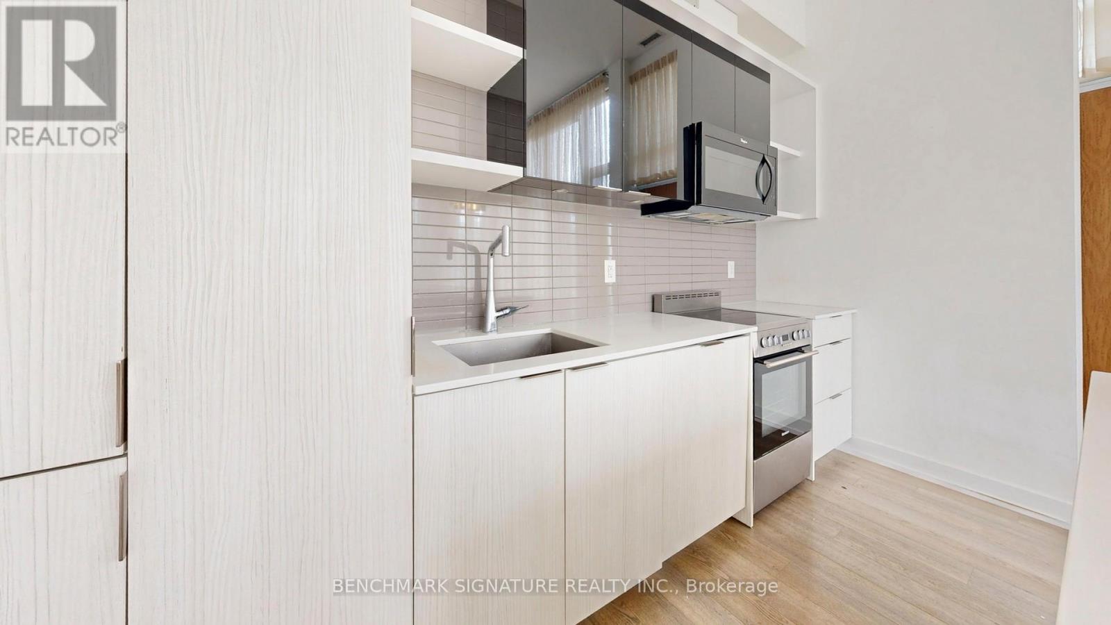 Th106 - 6 Parkwood Avenue Property Photo 20