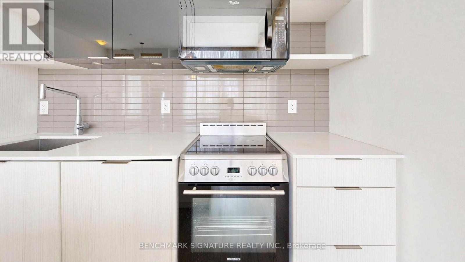 Th106 - 6 Parkwood Avenue Property Photo 22