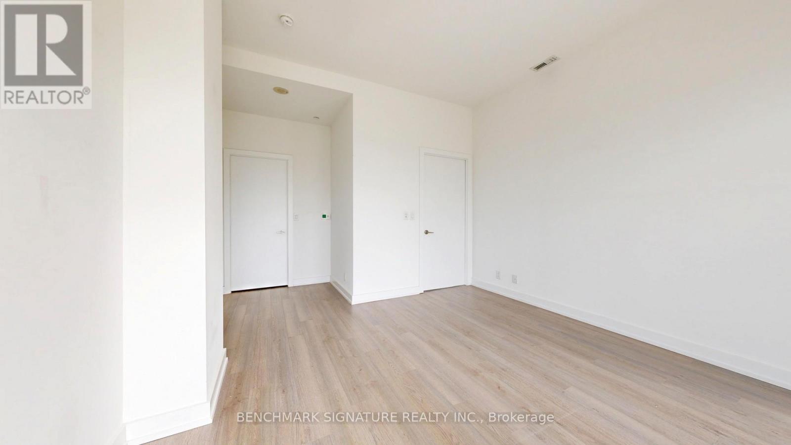 Th106 - 6 Parkwood Avenue Property Photo 34