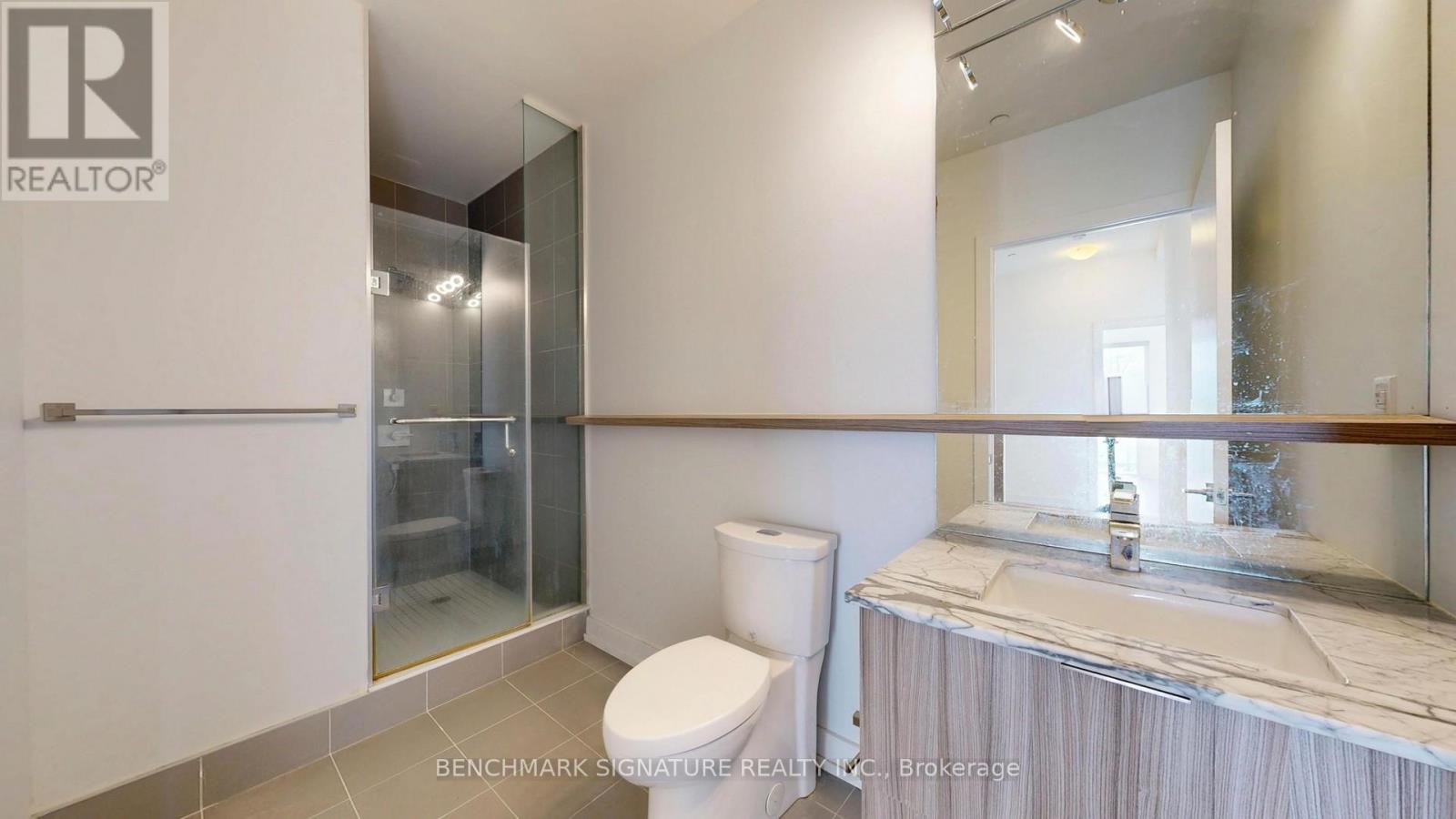 Th106 - 6 Parkwood Avenue Property Photo 44