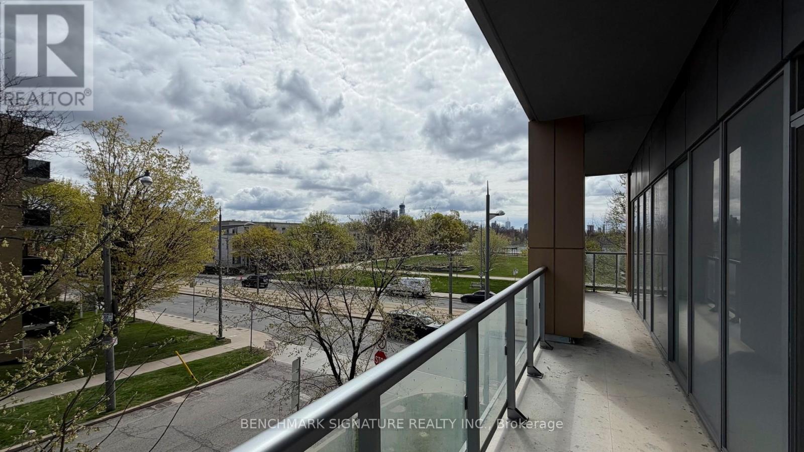 Th106 - 6 Parkwood Avenue Property Photo 47