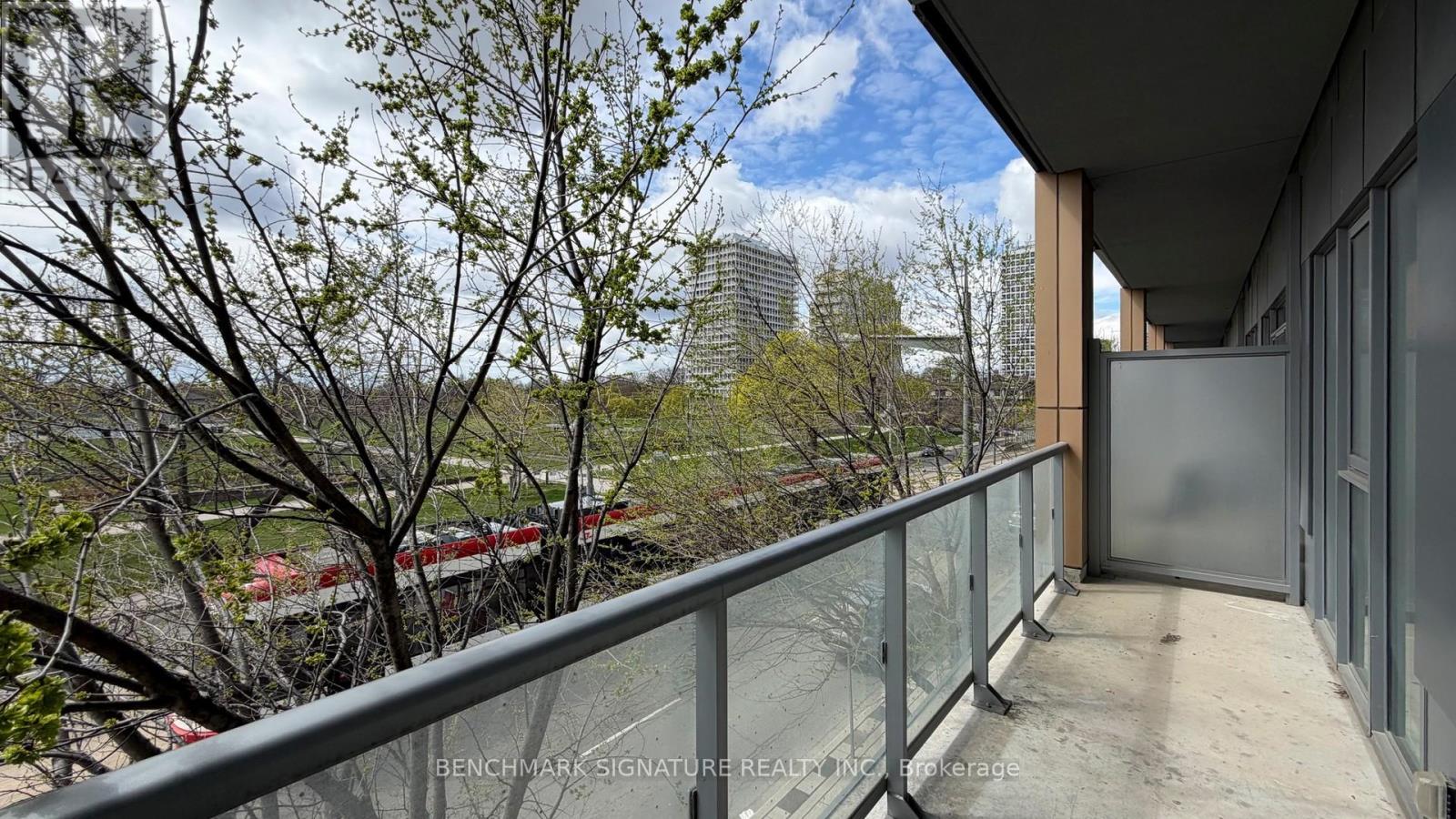 Th106 - 6 Parkwood Avenue Property Photo 48