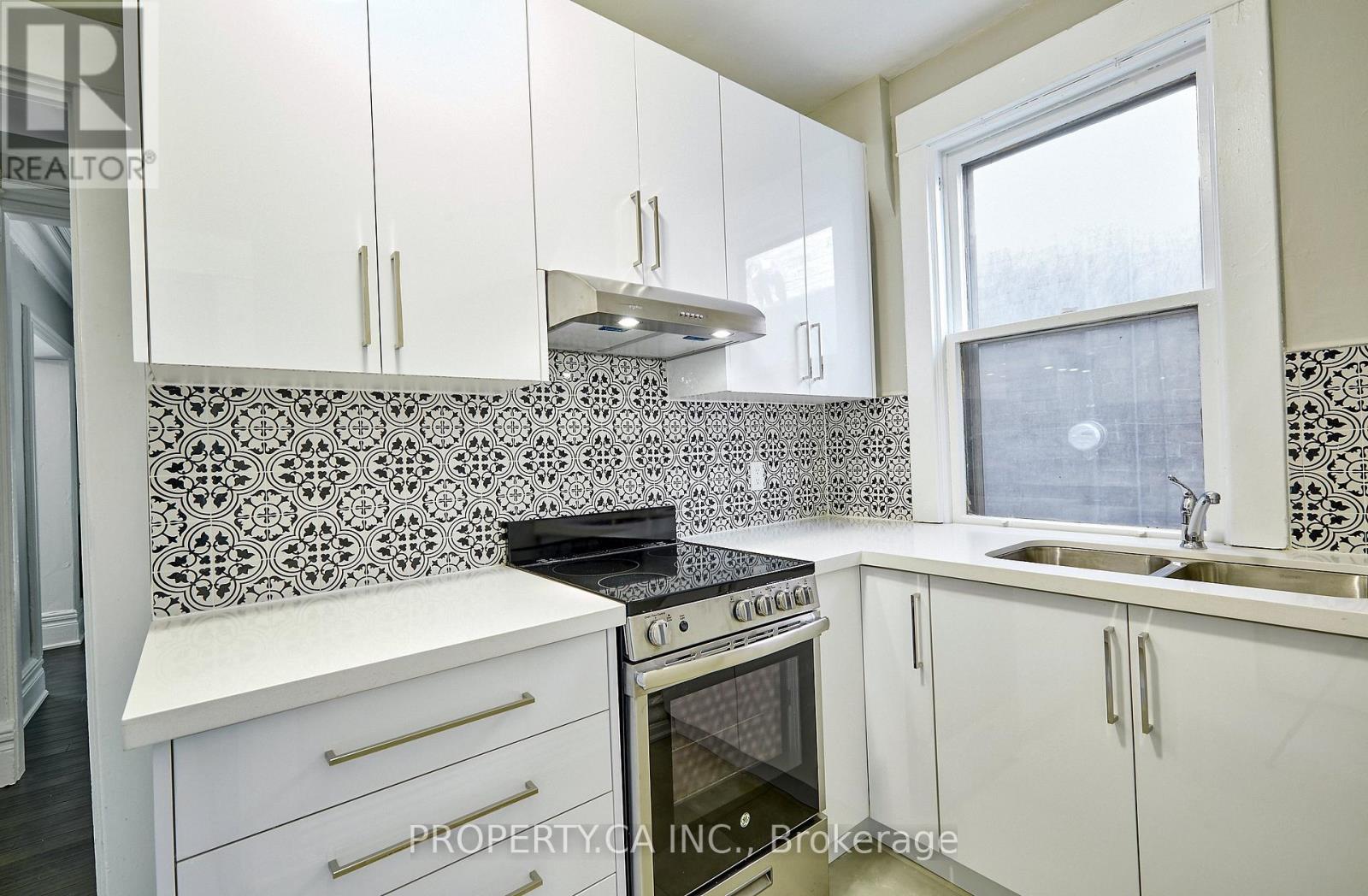 345 Gladstone Avenue Property Photo 12