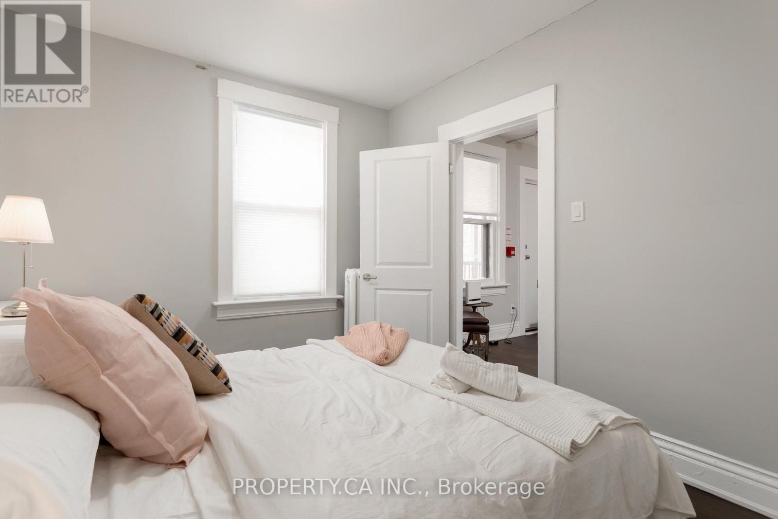 345 Gladstone Avenue Property Photo 38