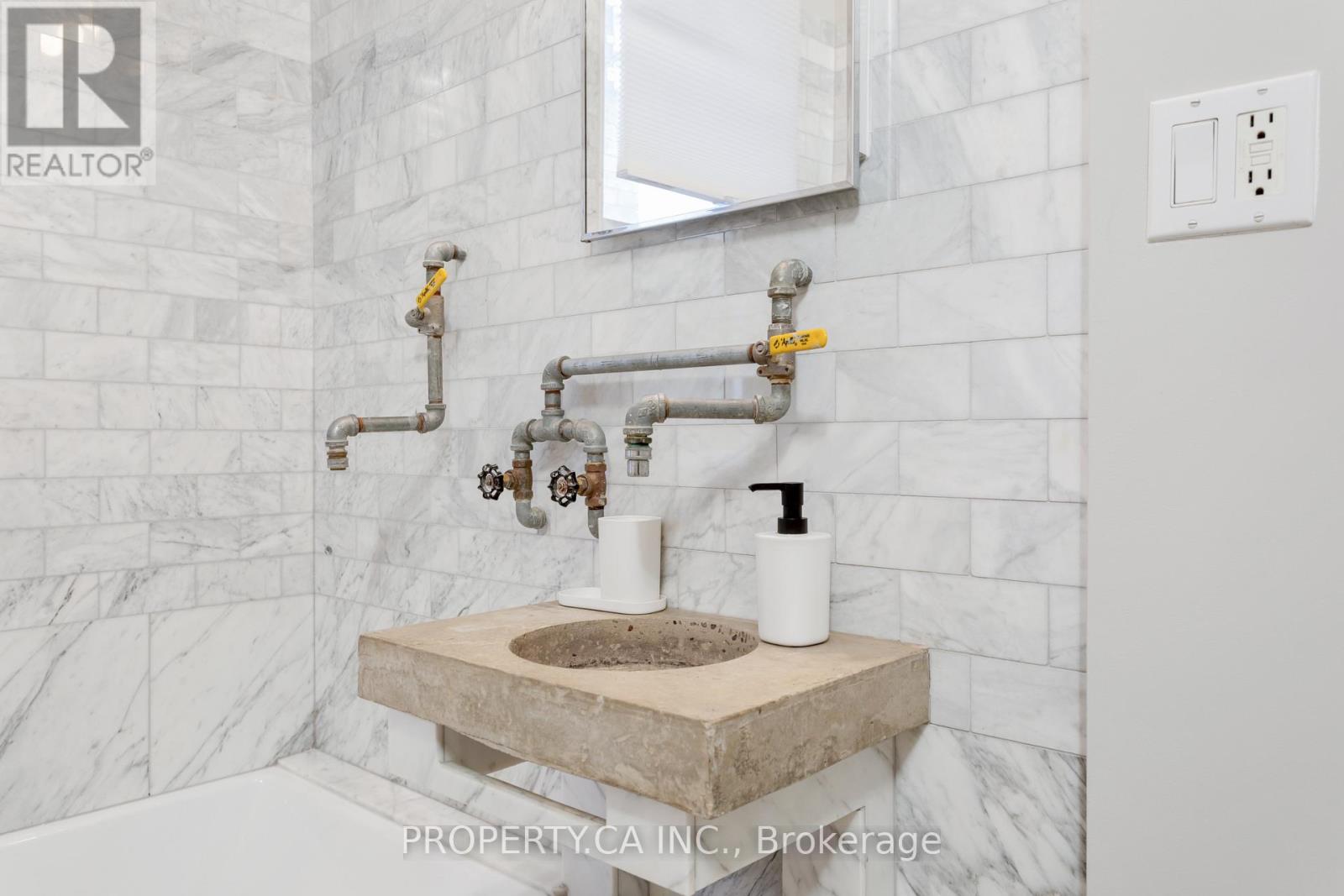 345 Gladstone Avenue Property Photo 41