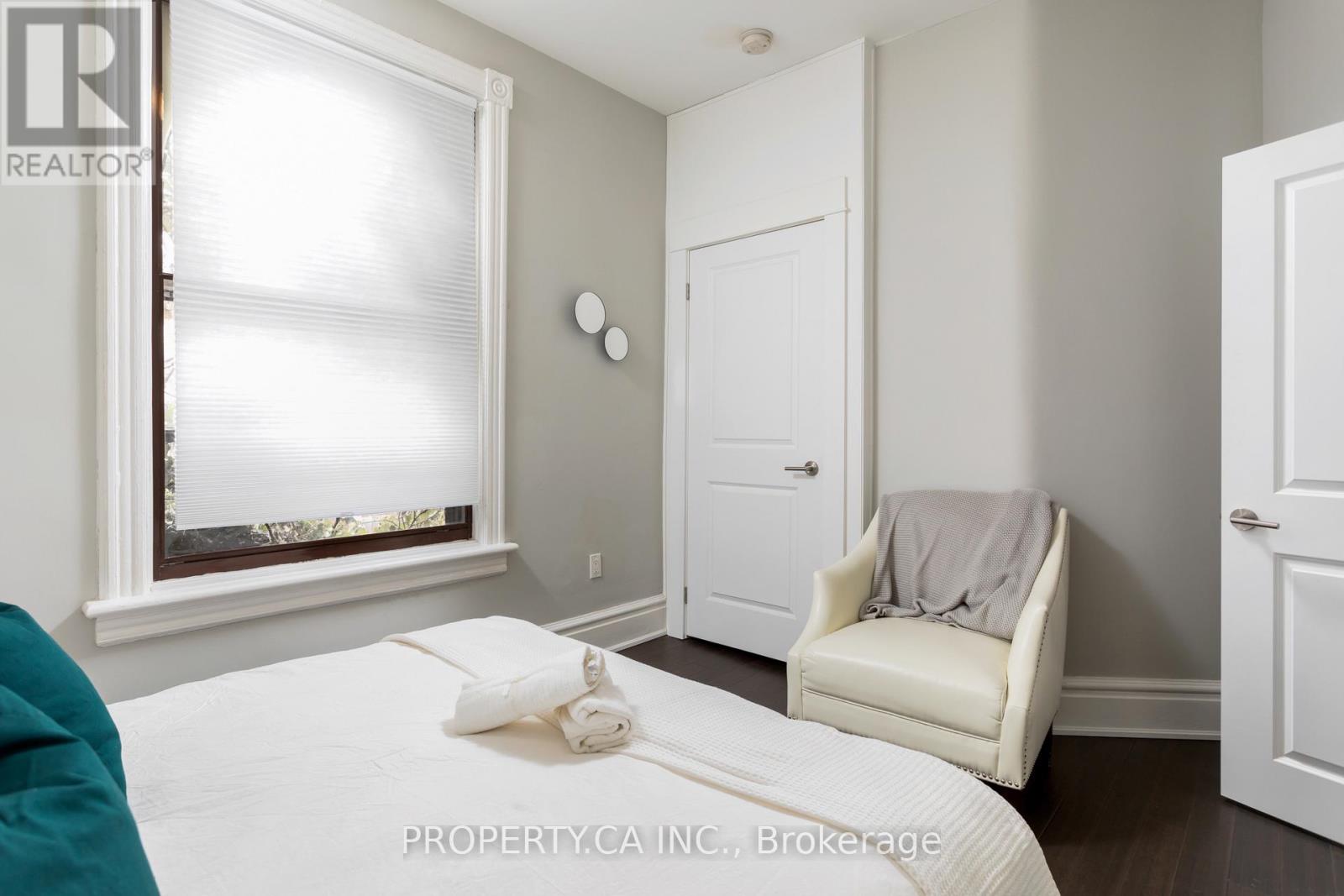 345 Gladstone Avenue Property Photo 43