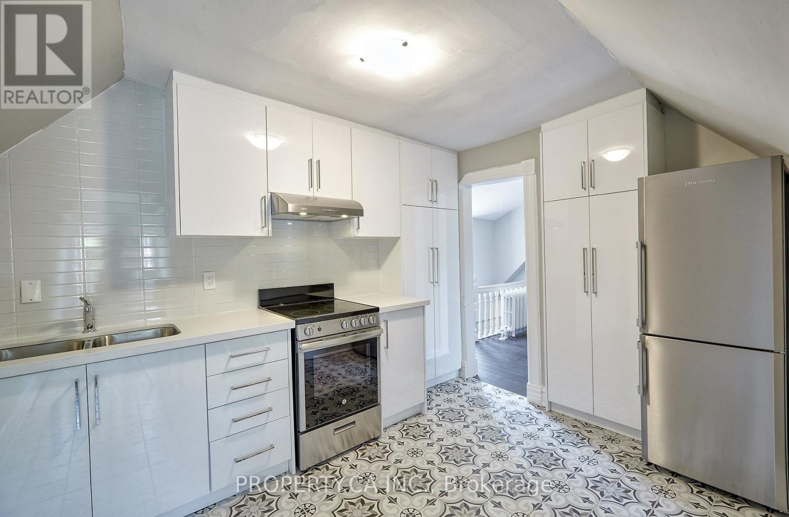 345 Gladstone Avenue Property Photo 44