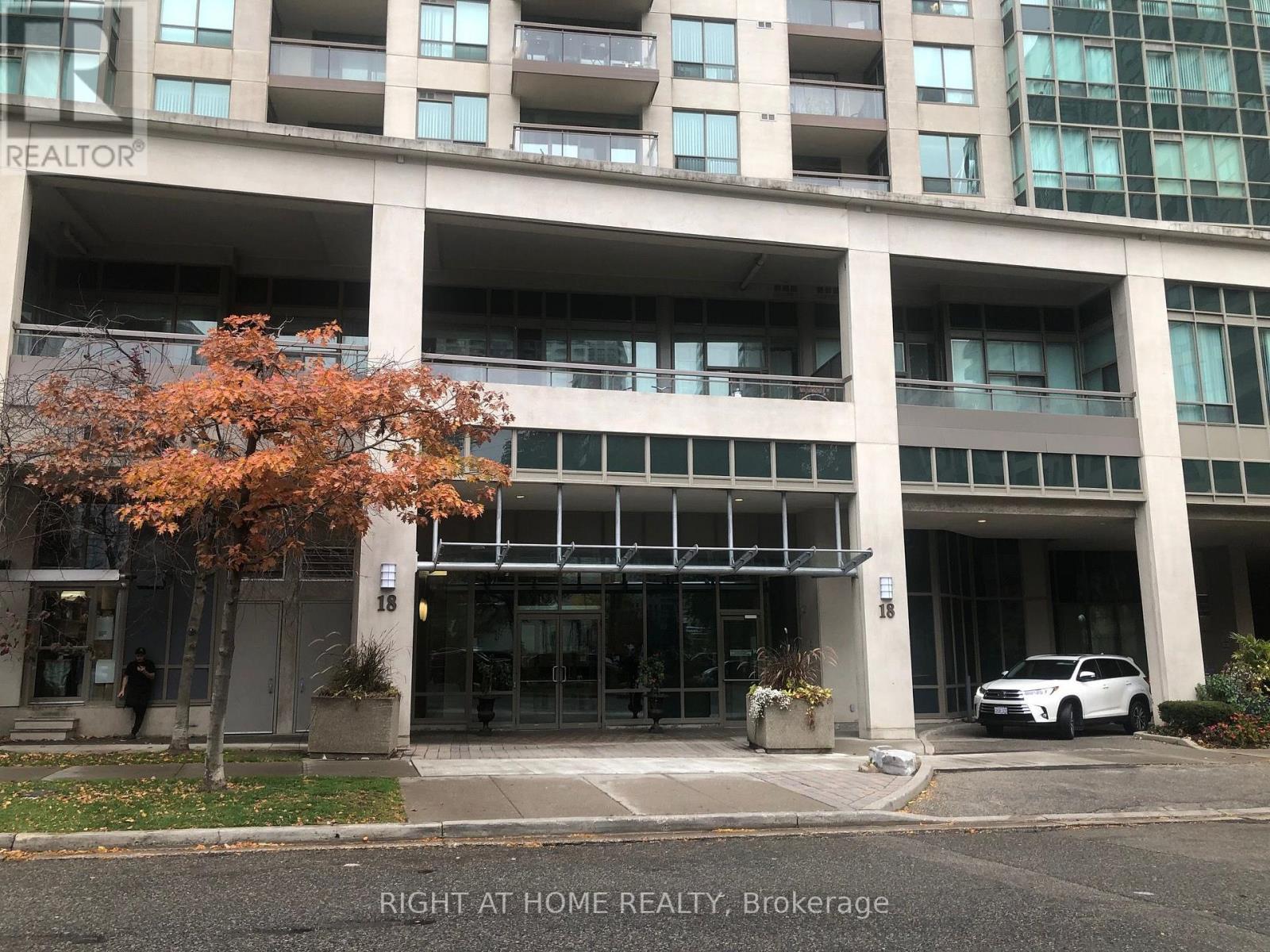 603 - 18 Parkview Avenue Property Photo 1