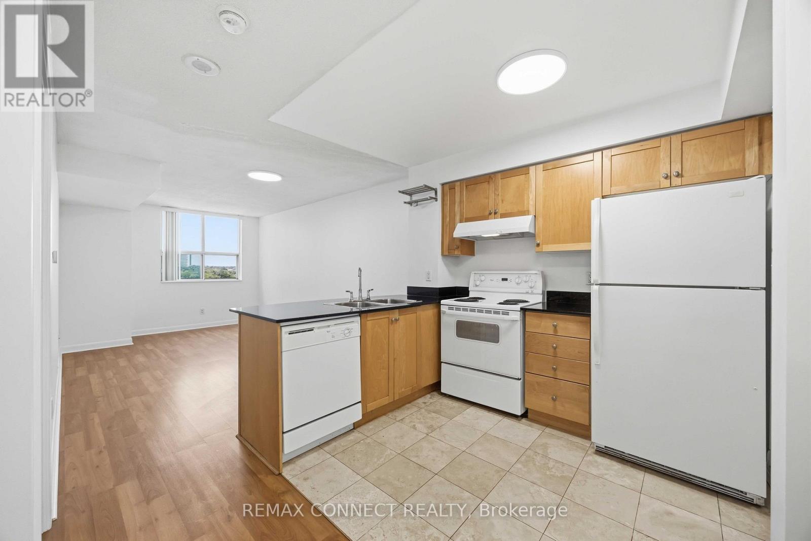 1254 - 313 Richmond Street E Property Photo 6