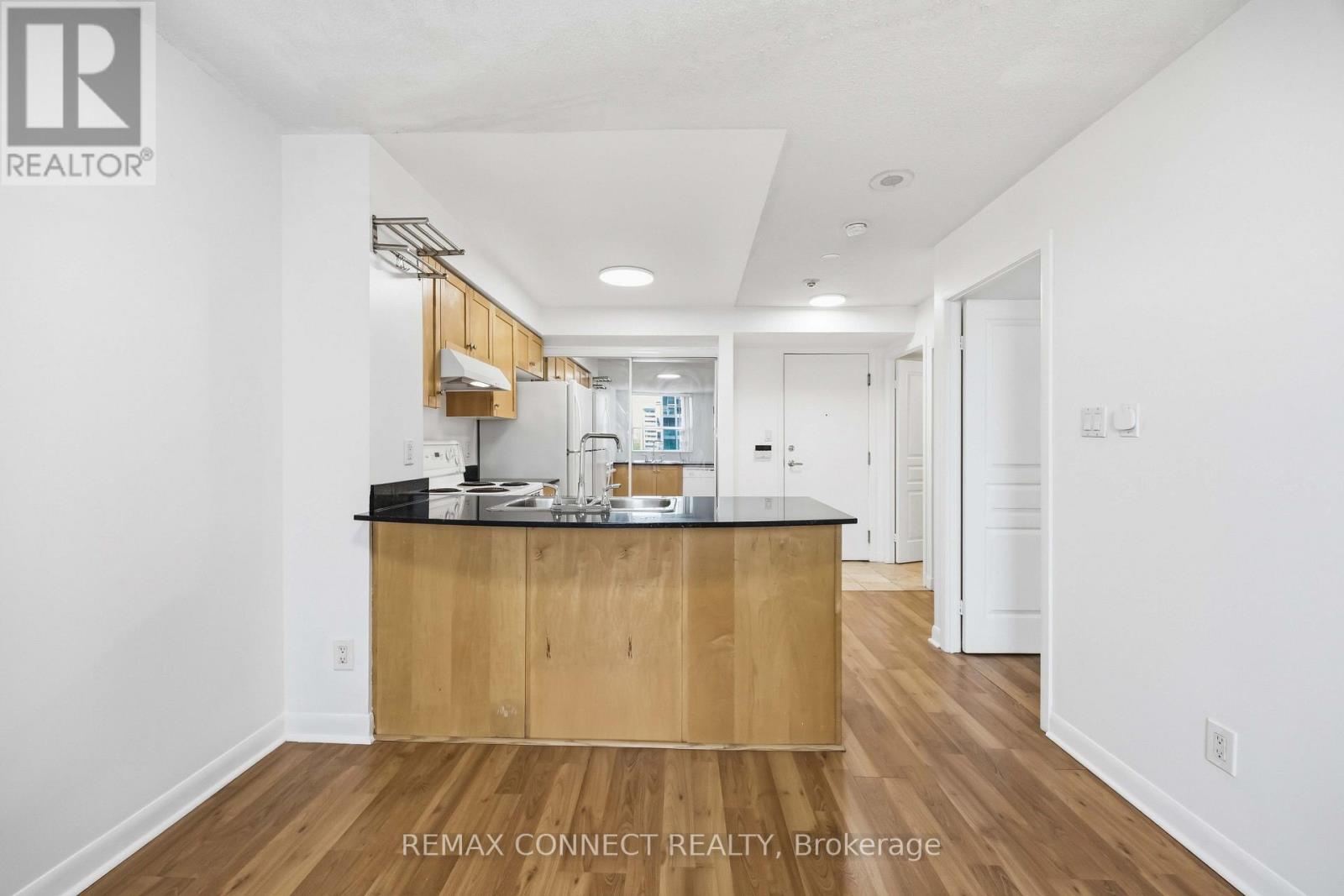 1254 - 313 Richmond Street E Property Photo 7